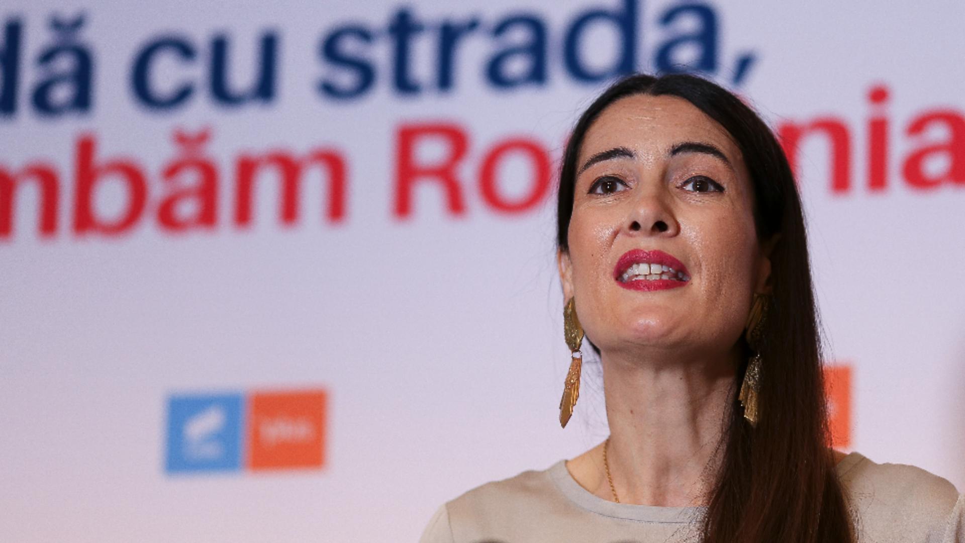 Clotilde Armand se plânge din nou că nu este lăsată să candideze. Cum face de râs România la Bruxelles primărița de la Sectorul 1