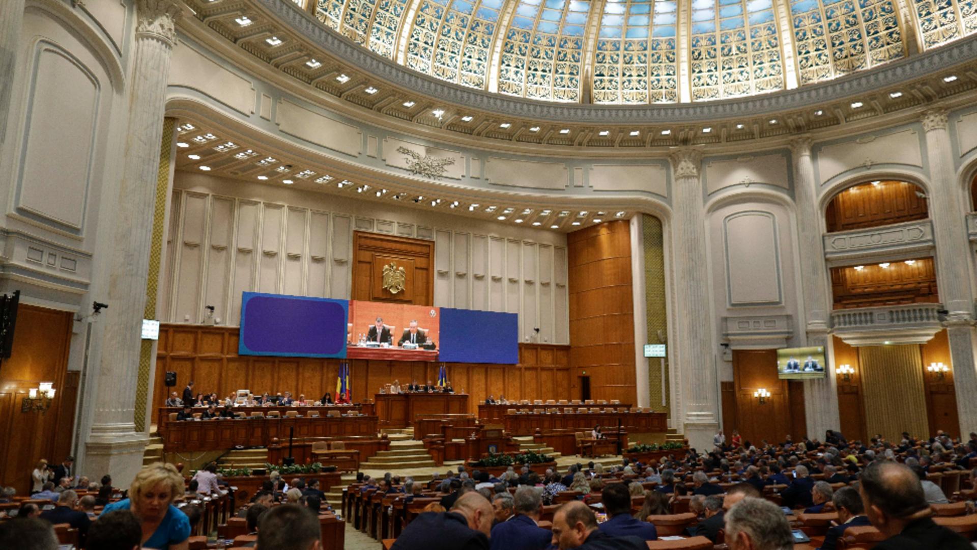 Parlamentul se reunește pentru votul pe reforma pensiilor speciale / Foto: Inquam Photos