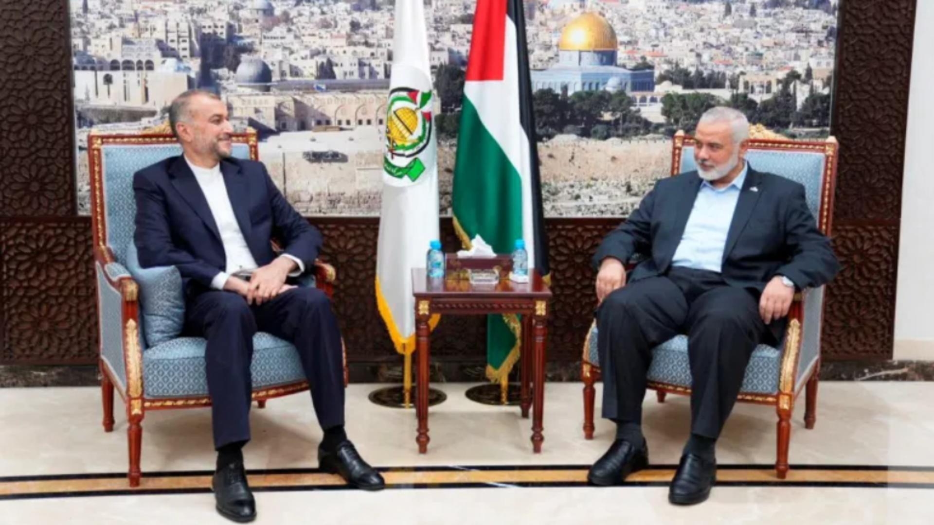 Ministrul iranian de Externe Hossein Amir-Abdollahian și liderul Hamas Ismail Haniyeh  (Profimedia)
