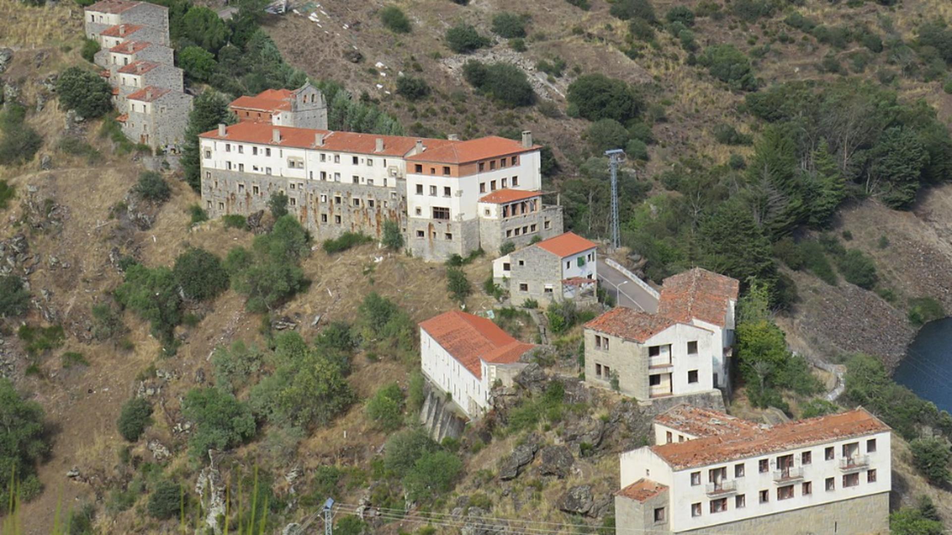 Un sat întreg din Spania a fost scos la vânzare la un preț de apartament 