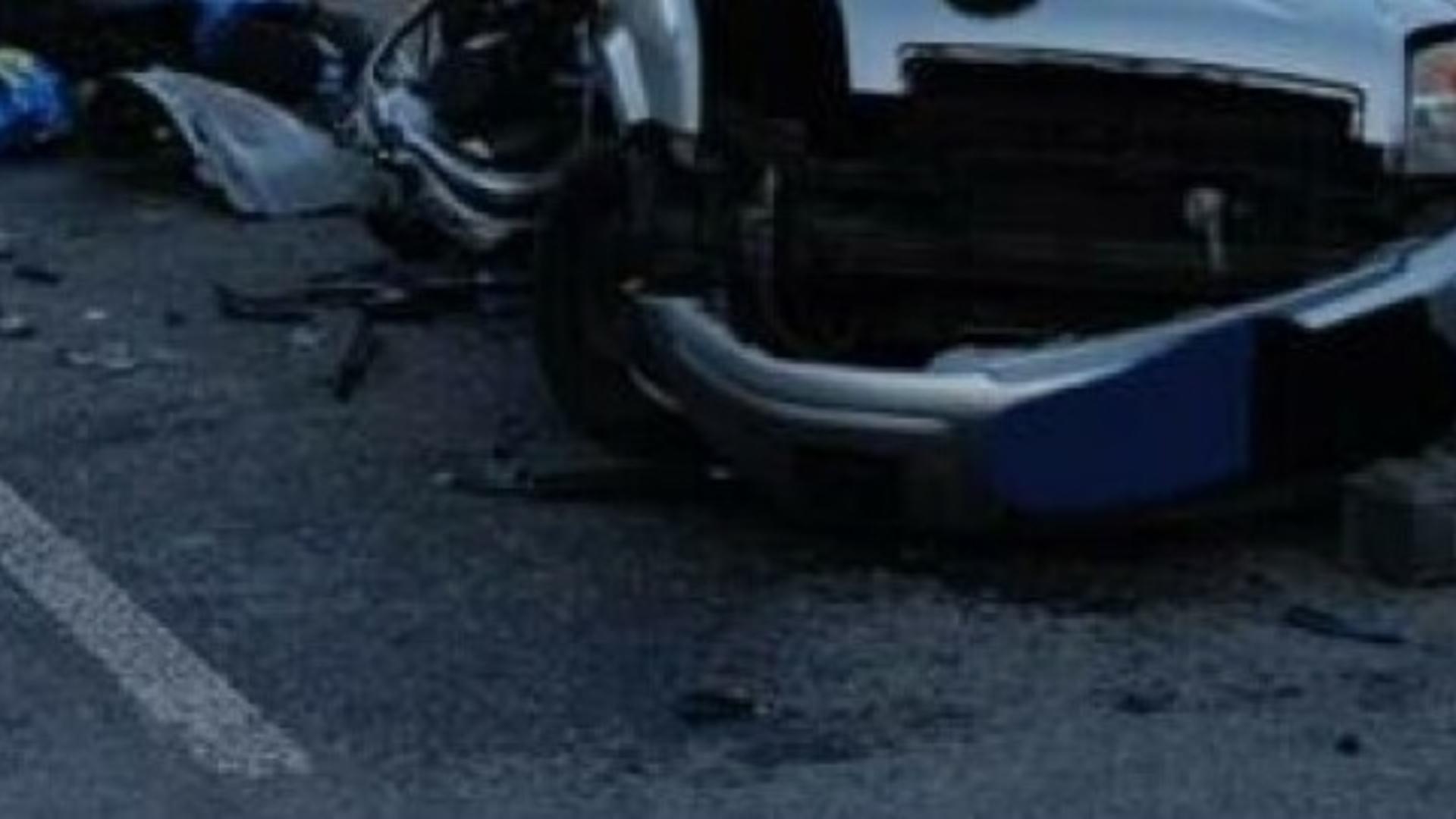 Accident grav, la Bicaz: Două persoane au MURIT după impactul dintre o motocicletă și o mașină