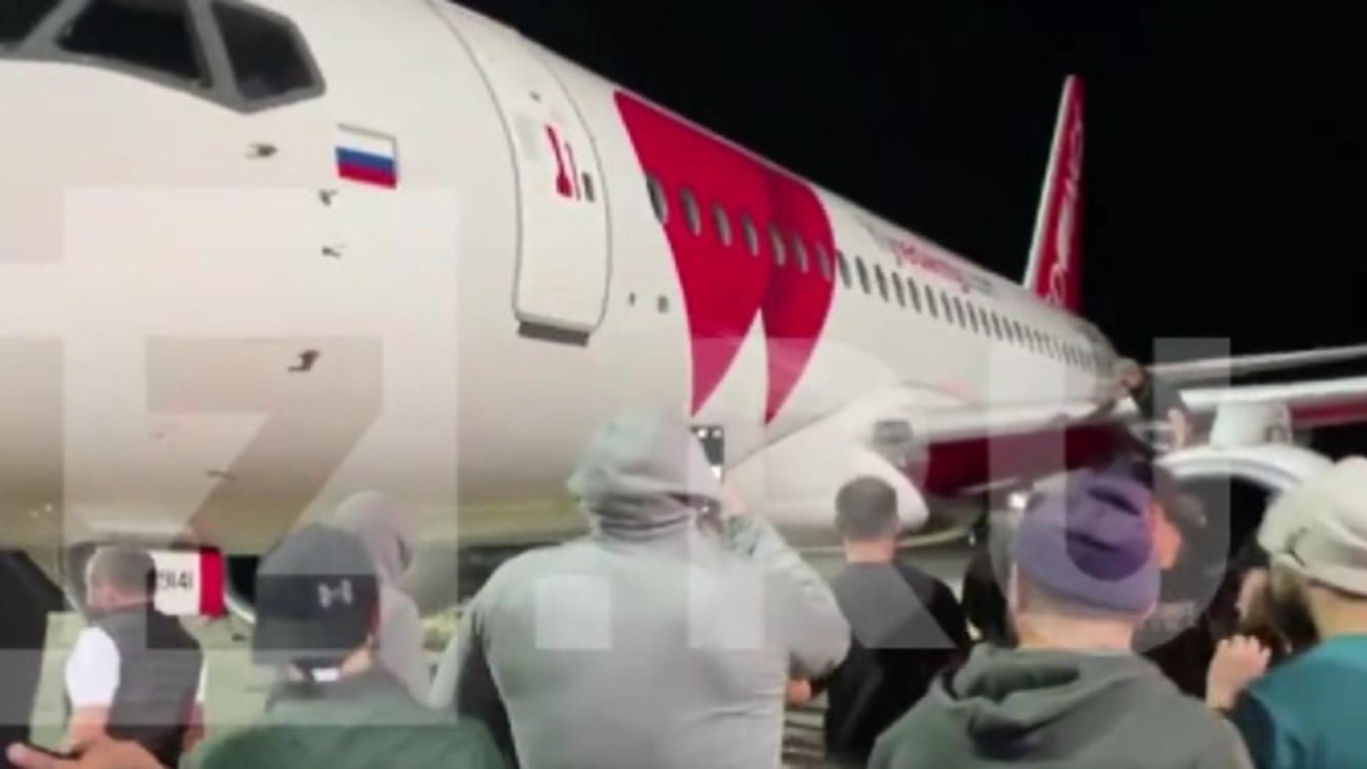 Incidente în Rusia. Avion din Israel, luat cu asalt pe aeroportul din Republica Daghestan VIDEO