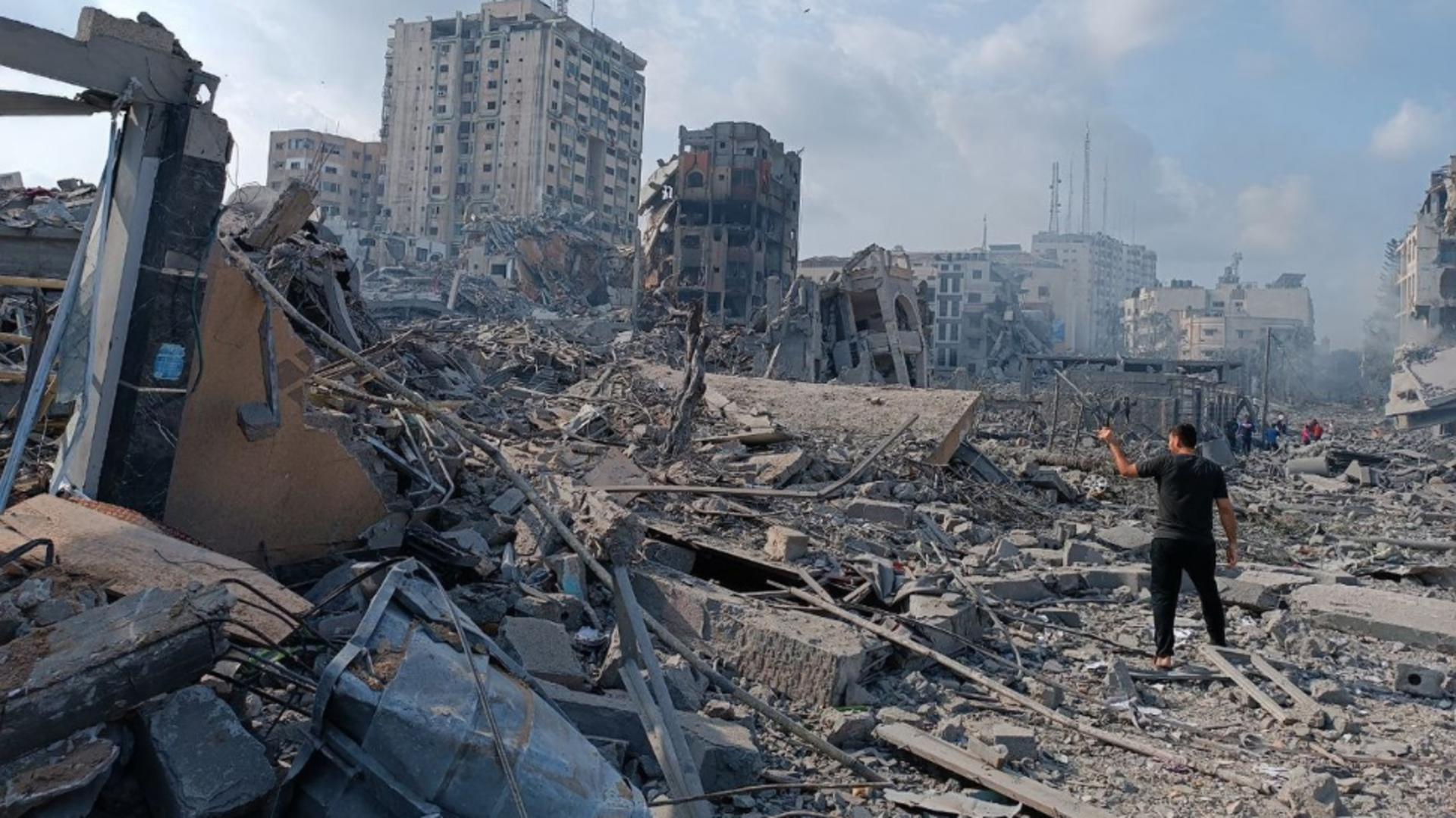 Orașul Gaza este o ruină, insă teroriștii se ascund în amplele rețele de tuneluri (Profimedia)