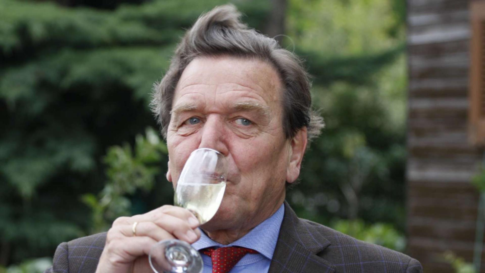 Gerhard Schröder, acuzat că a dat țeapă la un restaurant. Foto: merkur.de