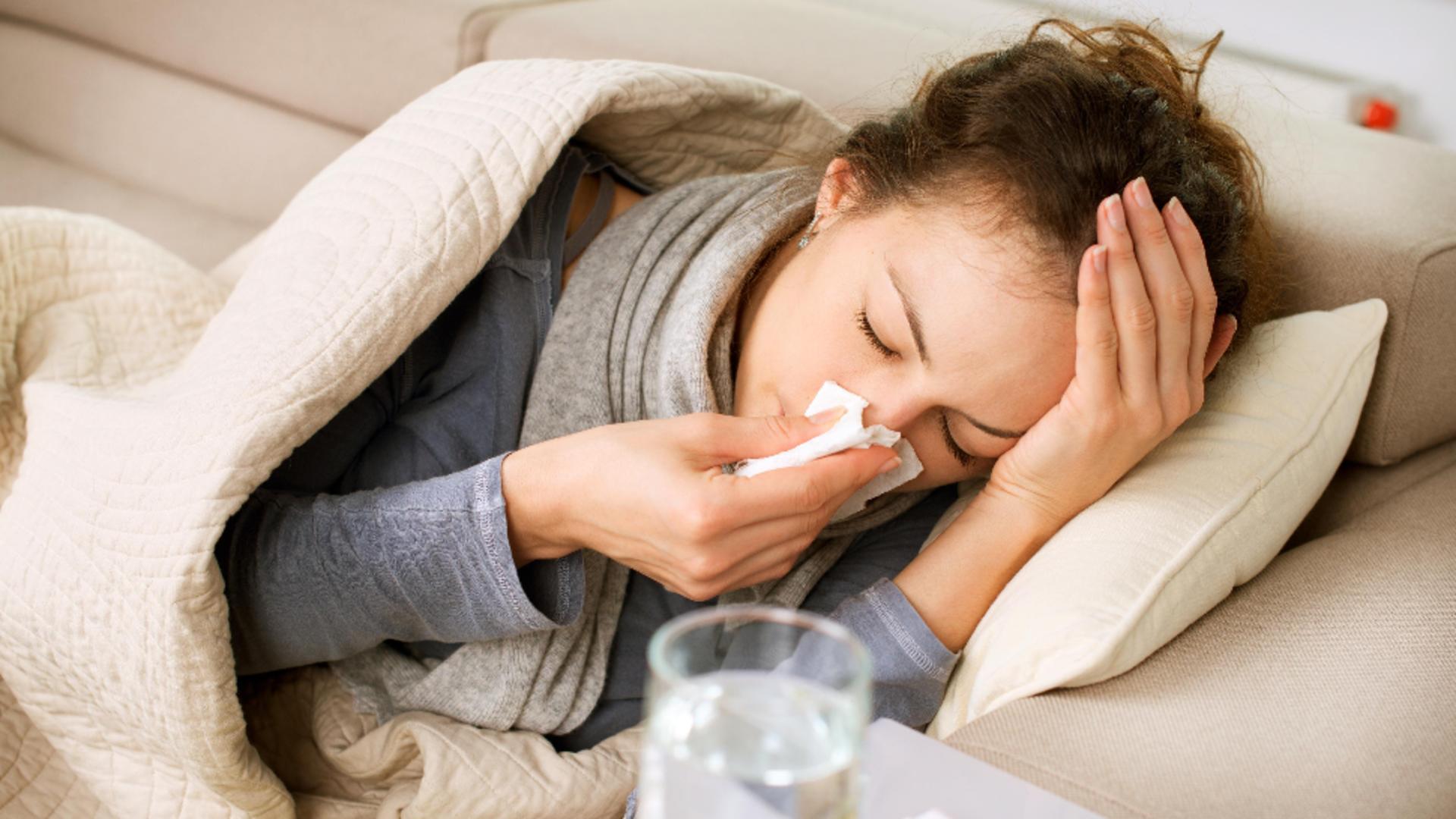 Sfatul crucial al medicilor pentru cei care sunt răciți în această perioadă – A început sezonul gripal