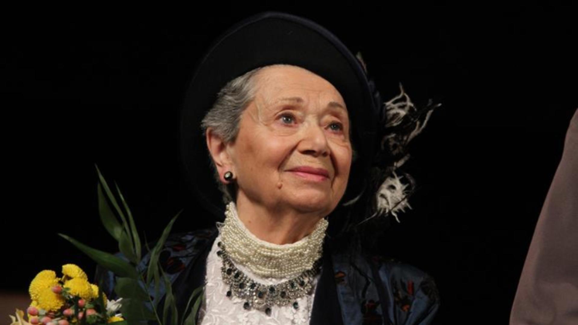 Doliu în lumea artelor. O actriță uriașă a murit – A fost o mare doamnă a teatrului românesc