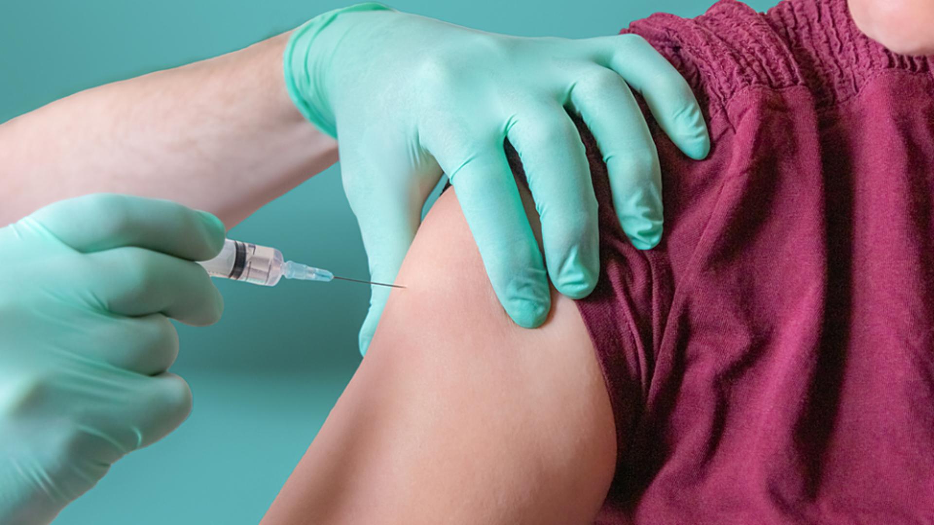 Franța, măsuri extreme: Începe vaccinarea anti-COVID-19 - Infectările au crescut accelerat în ultimele săptămâni