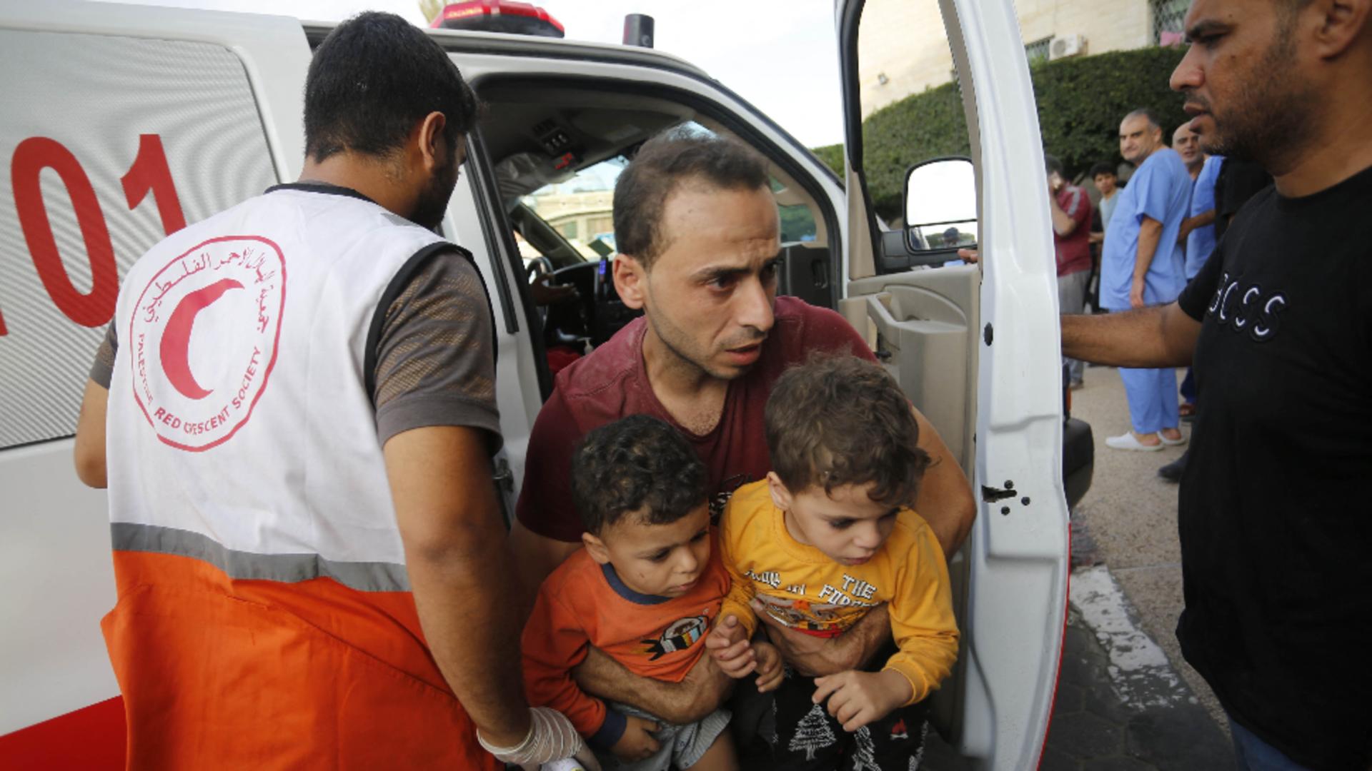 Convoi medical bombardat de israelieni, susține Ministerul Sănătății din Gaza