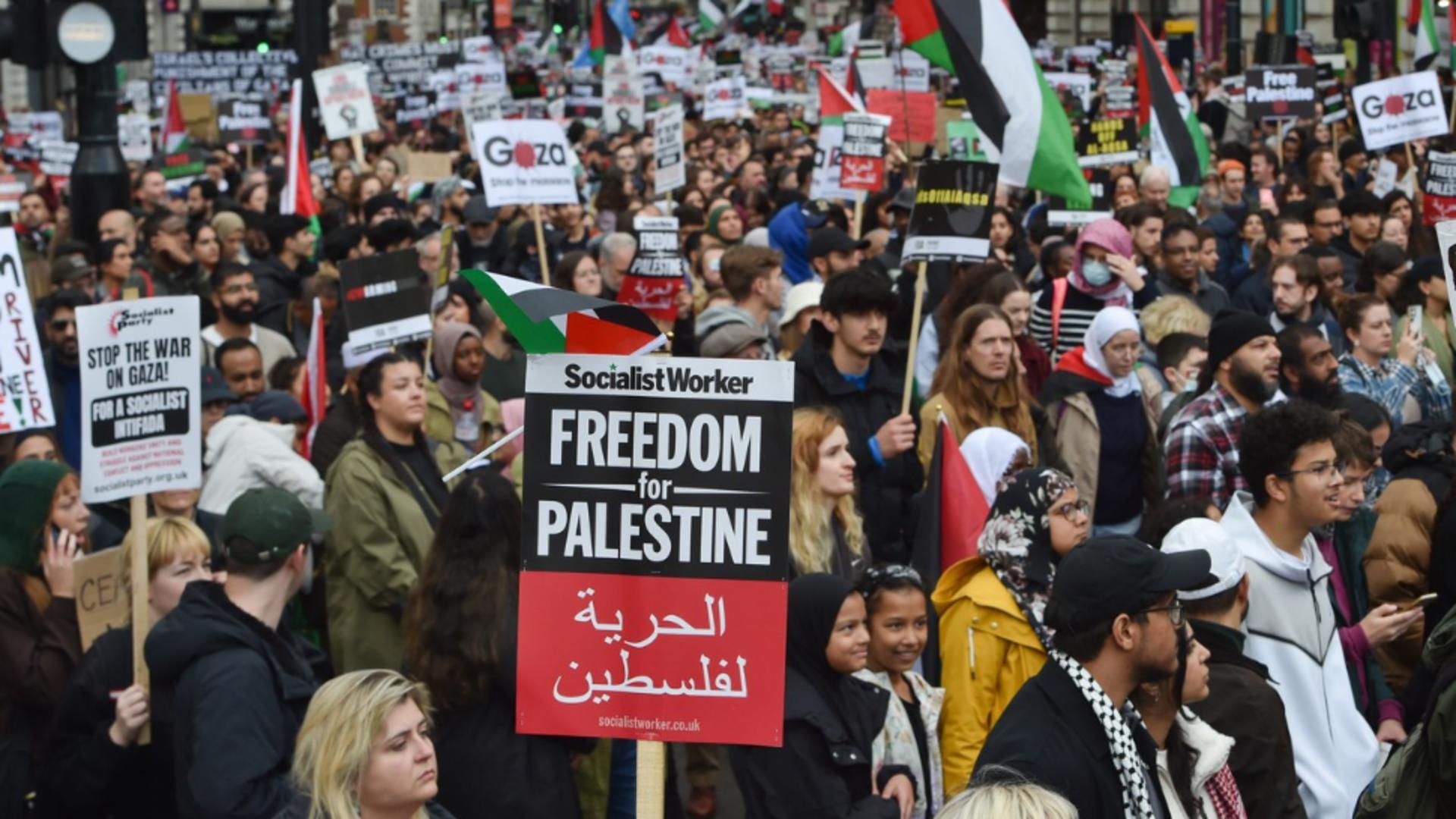100.000 de oameni la o demonstraţie pro-palestiniene în centrul Londrei