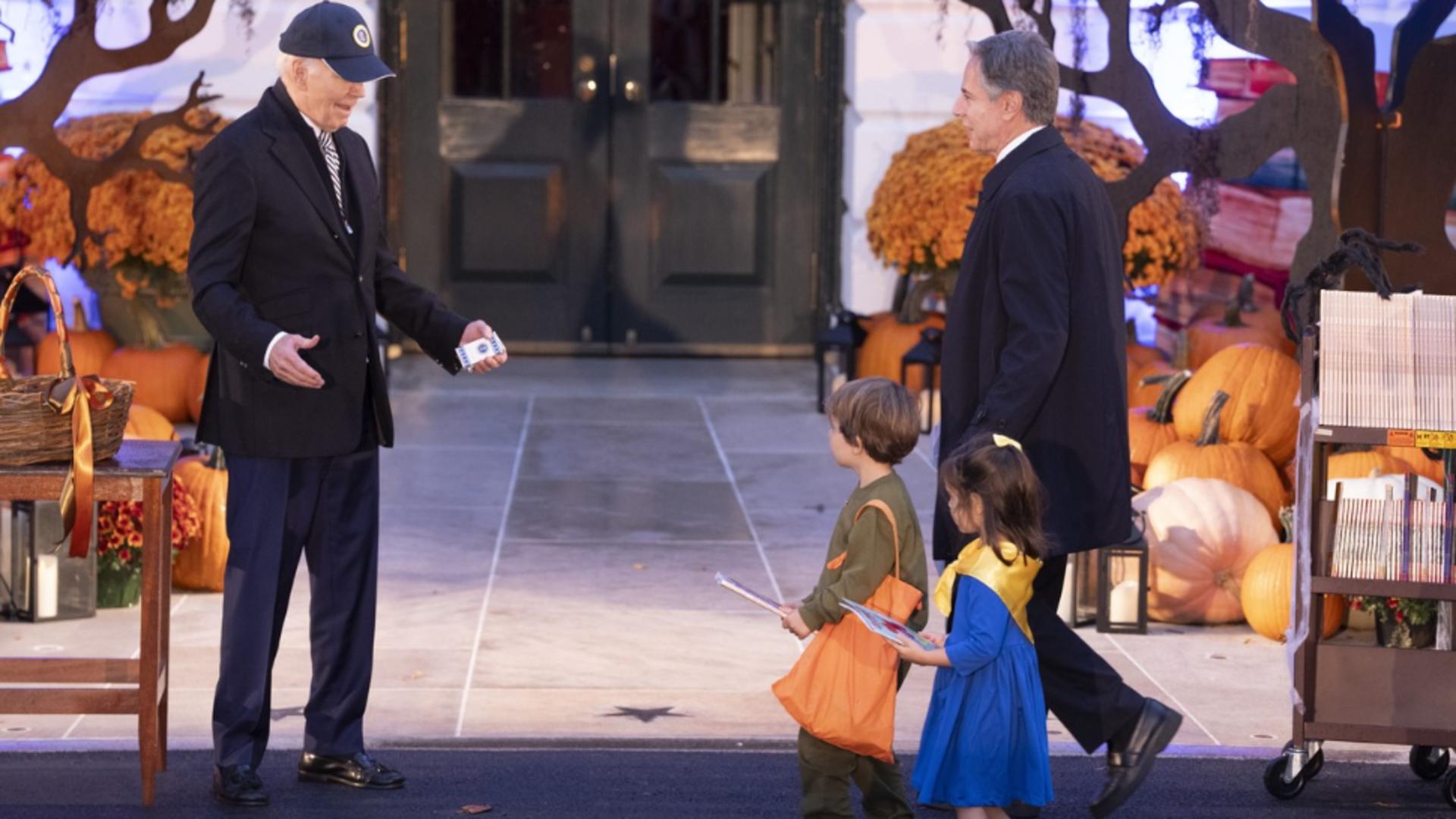 Fiul lui Antony Blinken, costumat în Zelenski pentru a-l colinda pe Joe Biden de Halloween – Momente inedite la Casa Albă – FOTO&VIDEO