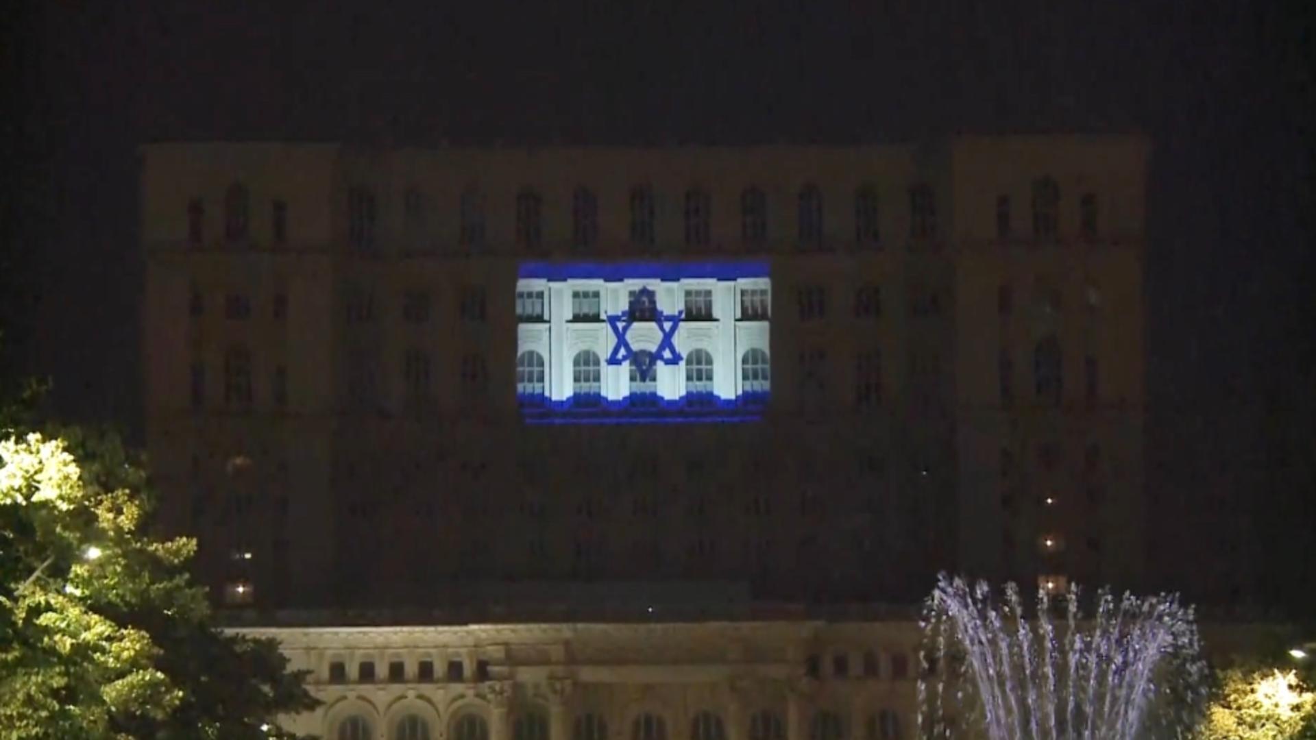 Steagul Israelului, proiectat pe fațada Palatului Parlamentului 