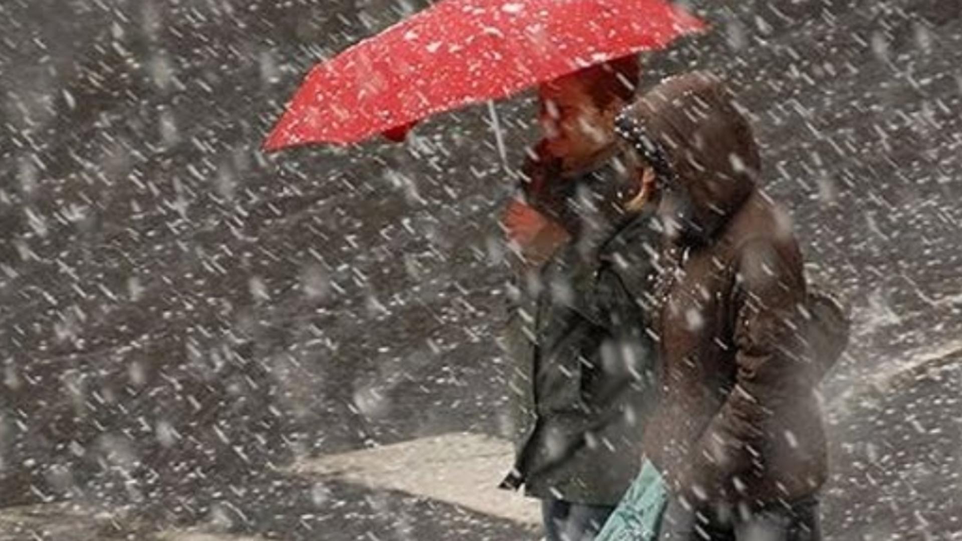 Schimbare esențială a vremii în România: Unde lovesc ploile, vijeliile, ninsorile în zilele următoare - Anunțul făcut de șefa ANM