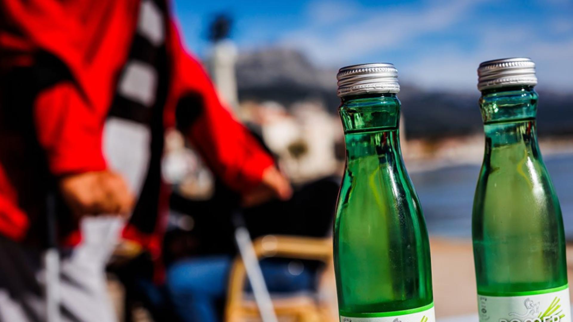 Alertă în Croația, oamenii sunt sfătuiți să bea apa. 6 persoane s-ar fi intoxicat cu sucuri produse de un gigant al răcoritoarelor