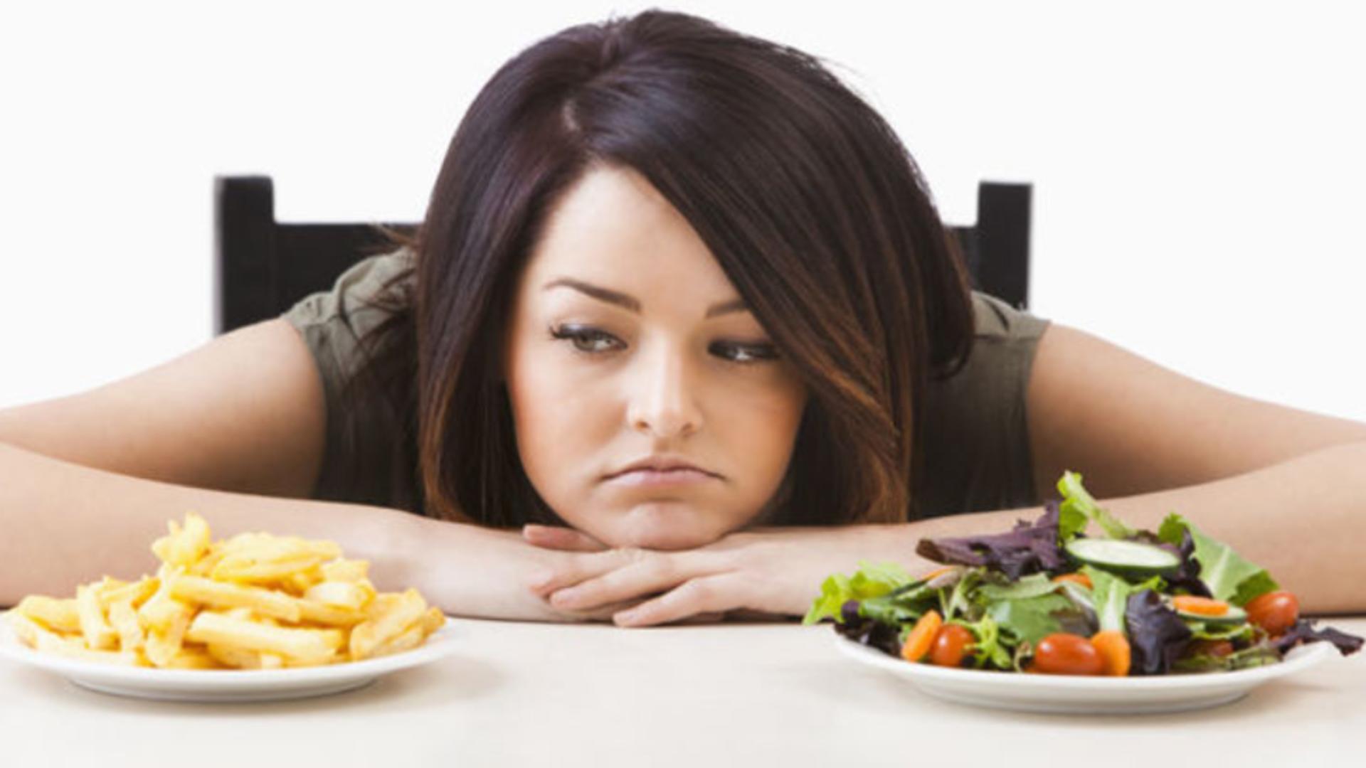 8 greșeli pe care le faci când urmezi o dietă - Cum scapi de obiceiurile toxice care îți sabotează pierderea kilogramelor în plus