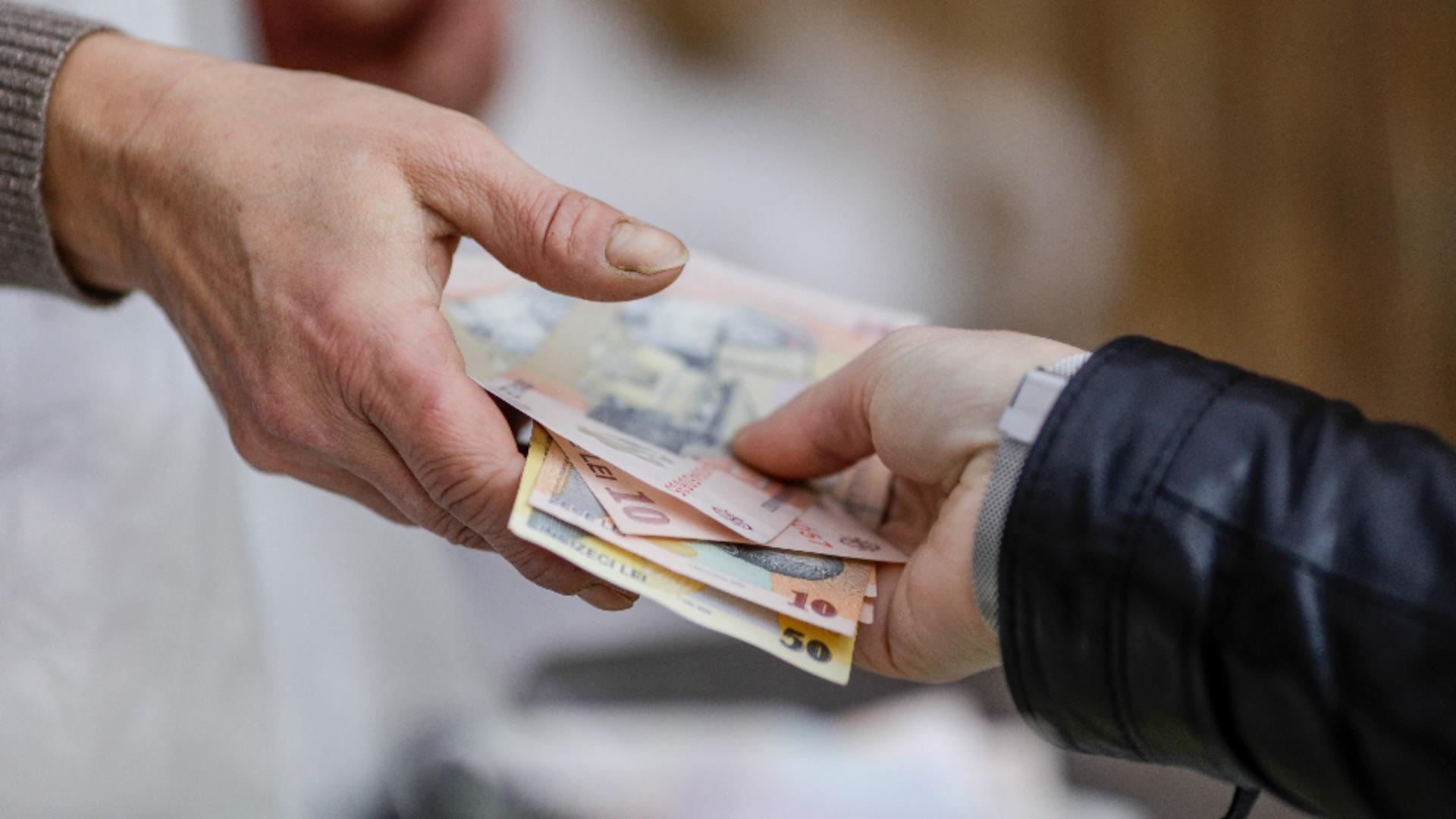 Haos după limitarea plăților cash. Primele efecte încep să se vadă – cum sunt afectați românii 