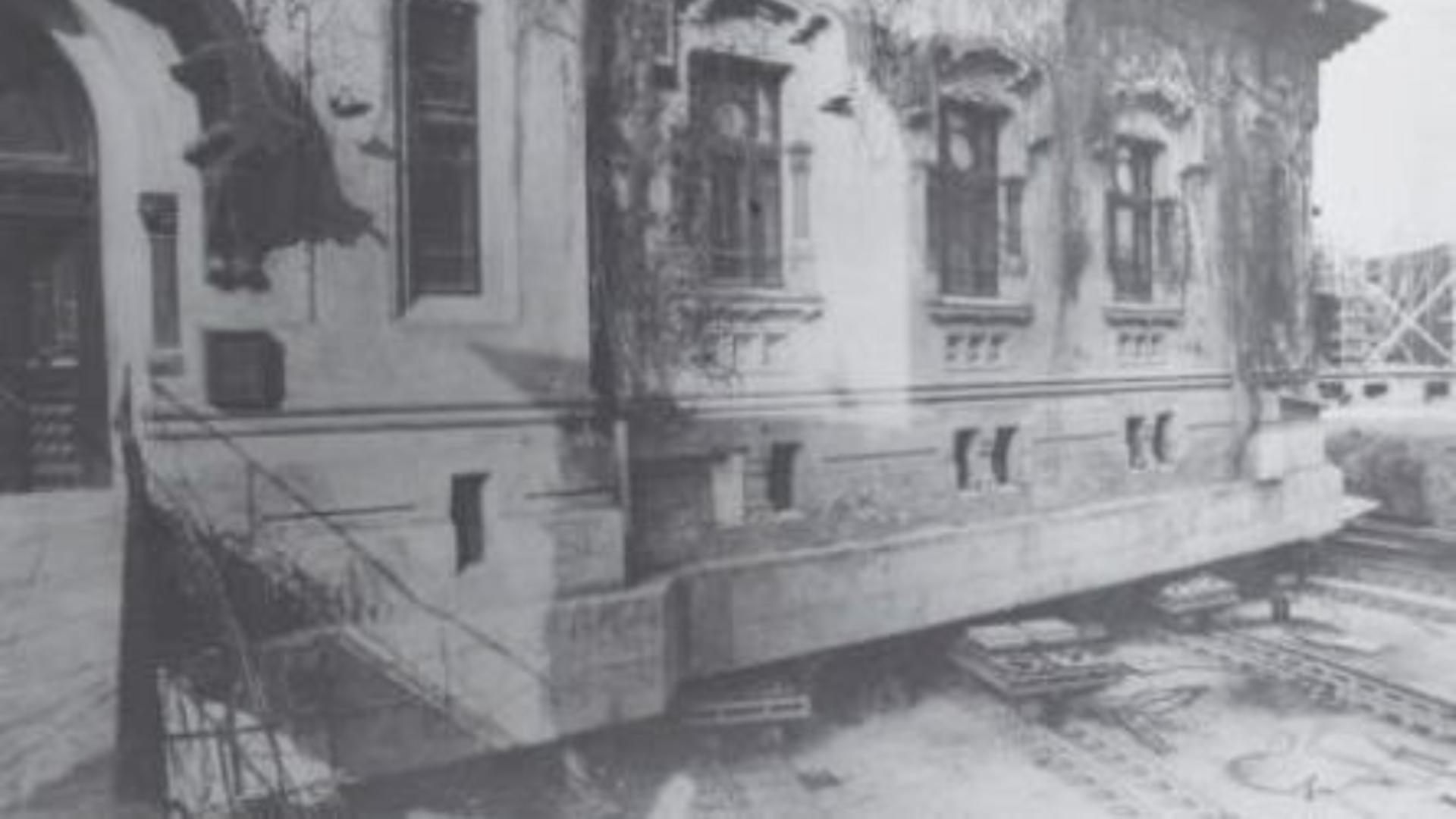 Translarea Palatului Sinodal al Mănăstirii Antim. Sursa foto: site Patrimoniul din București