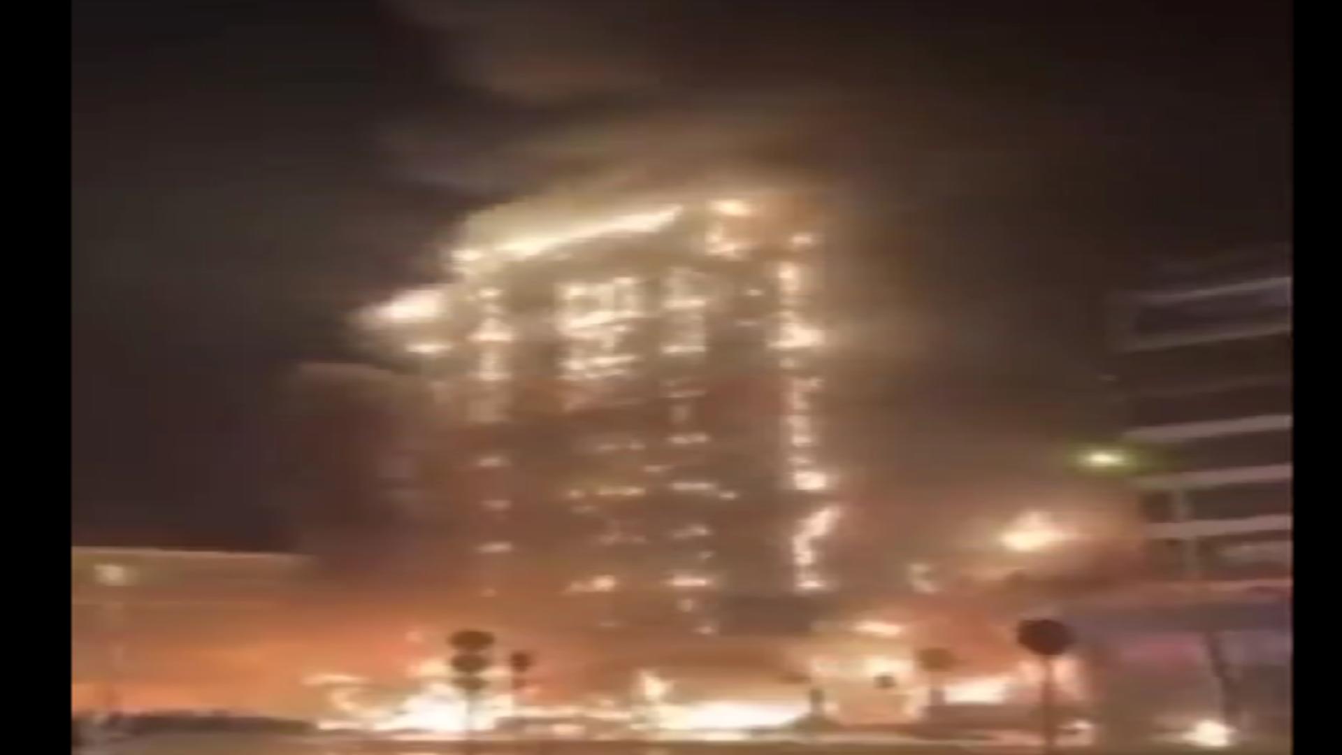 Incendiu devastator în Turcia! O clădire de 10 etaje s-a făcut scrum – Imagini apocaliptice – VIDEO