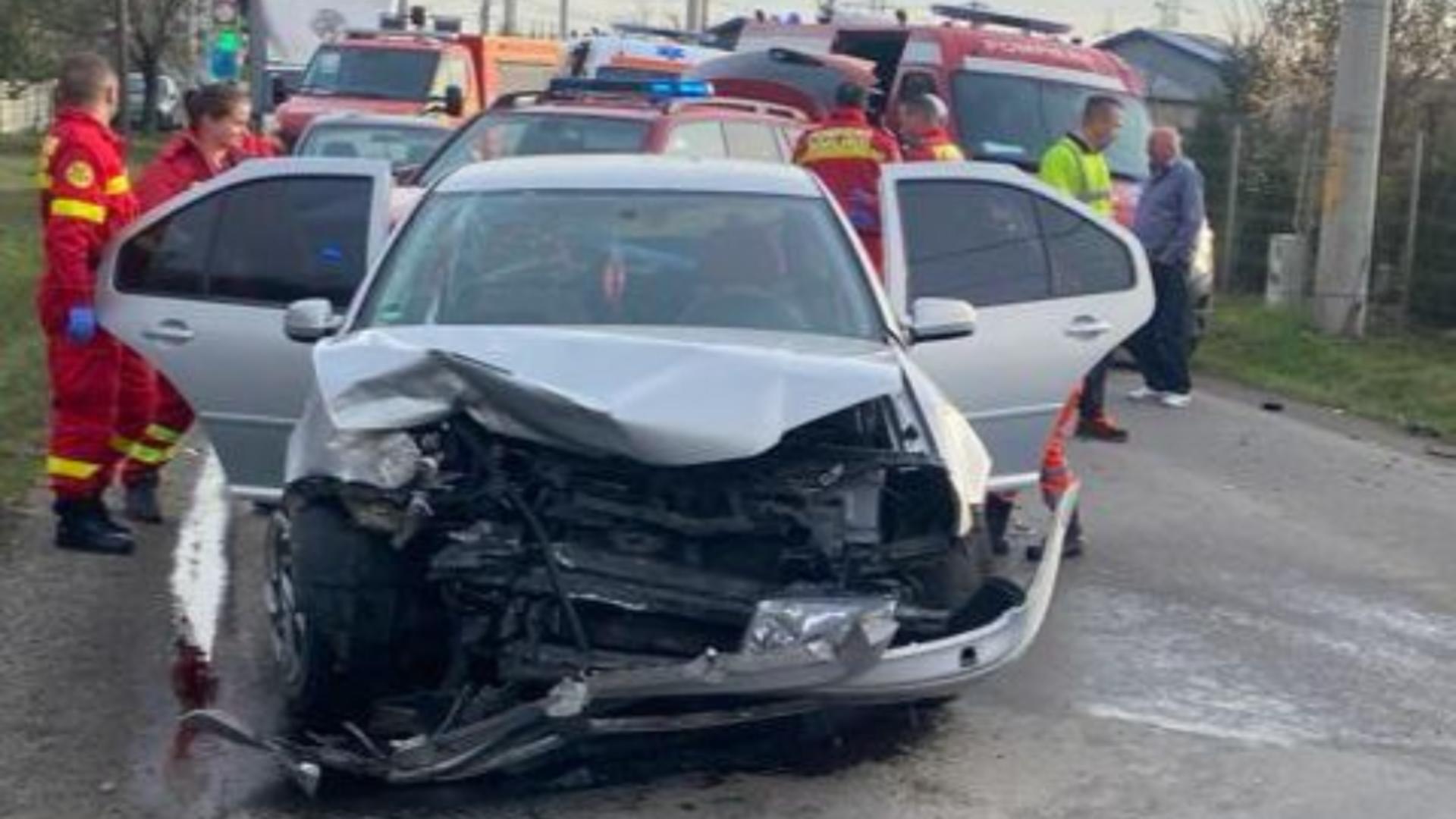 Accident foarte grav în județul Mureș – 5 victime, inclusiv un bebeluș de 9 luni, după o ciocnire violentă între două mașini