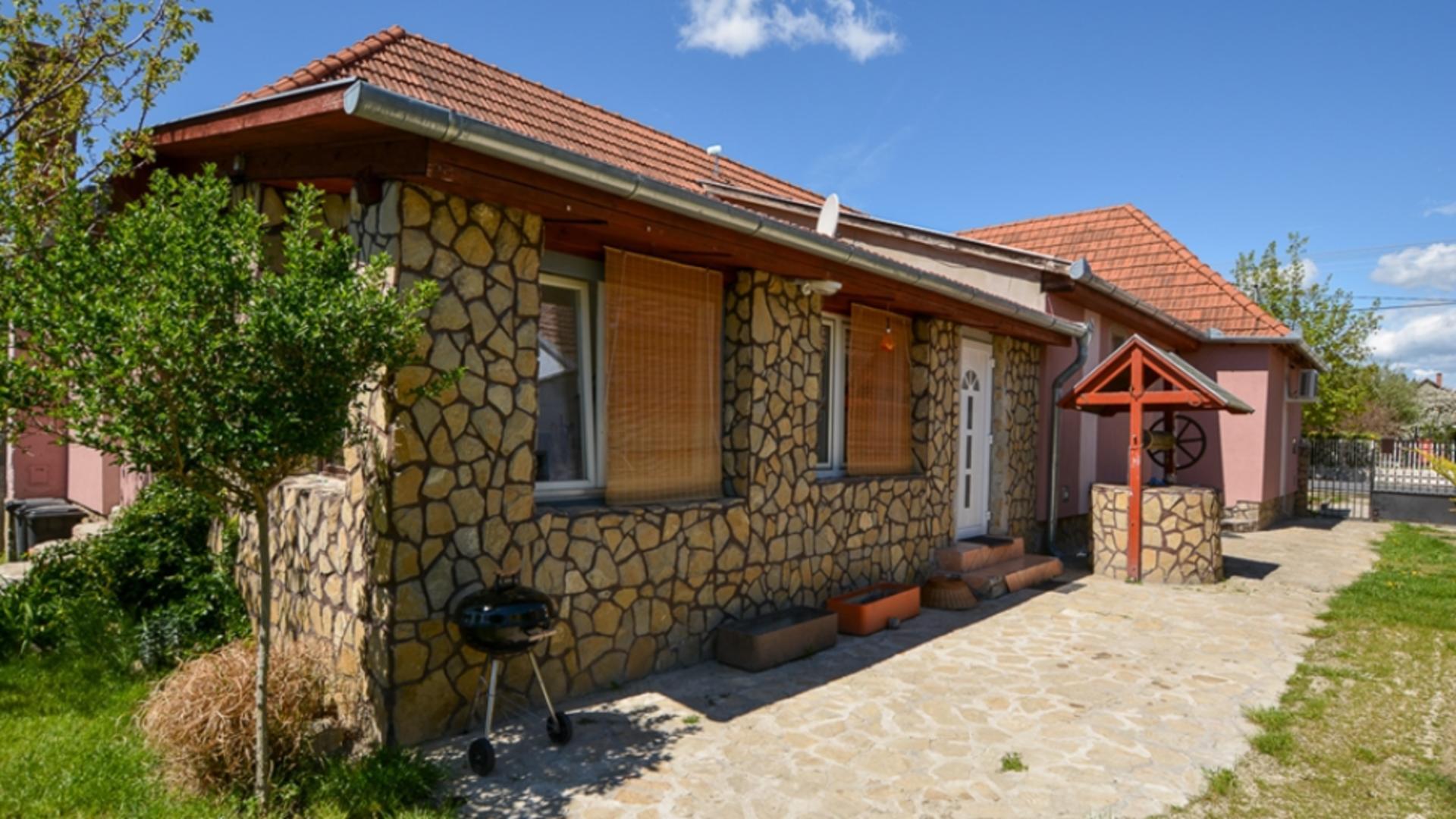 TOPUL străinilor care-și cumpără case în Ungaria – Cât de ieftine sunt casele luate de peste 700 de români 