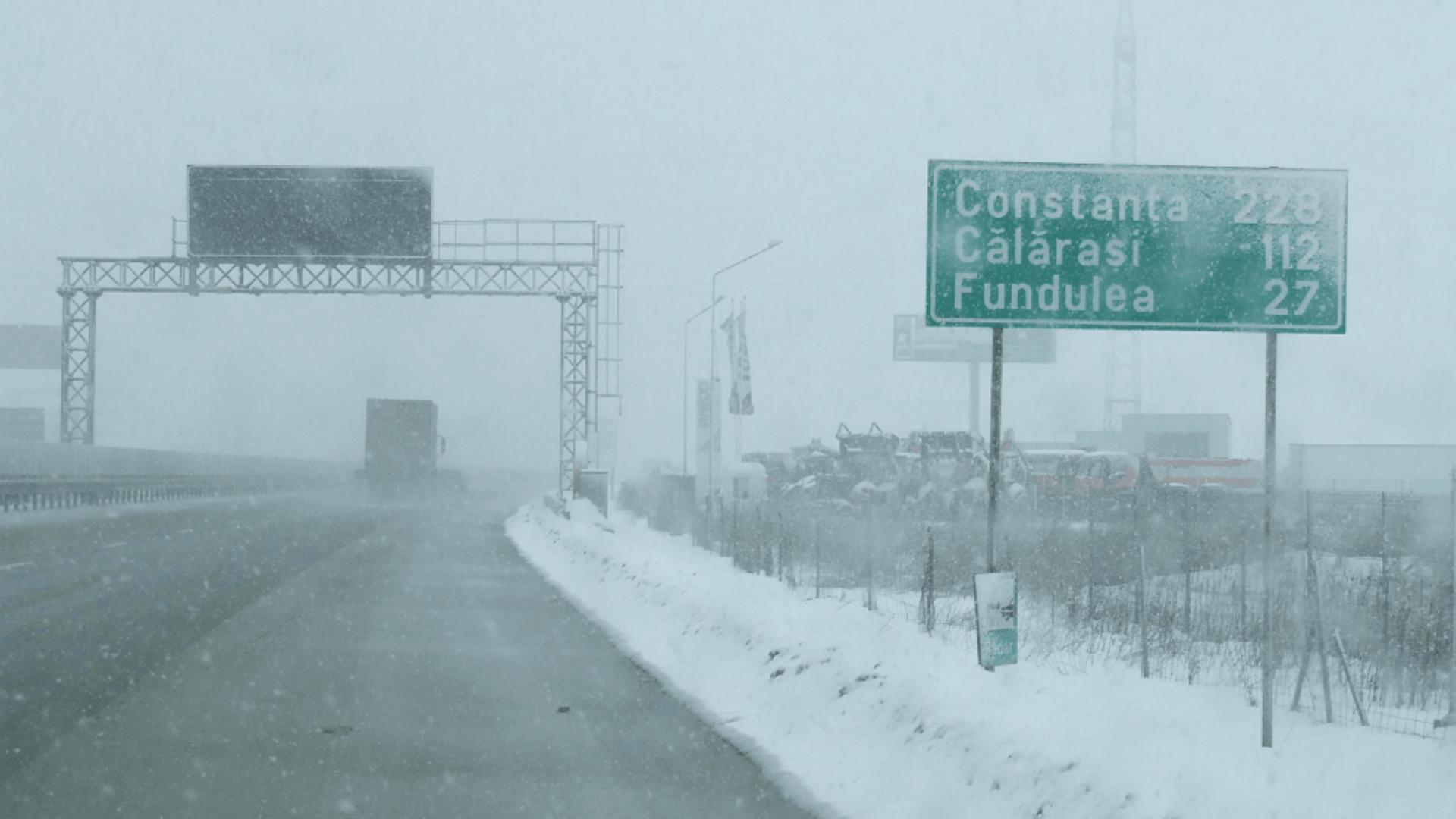 Autostrada A2 București-Constanța a fost închisă din cauza ninsorii abundente