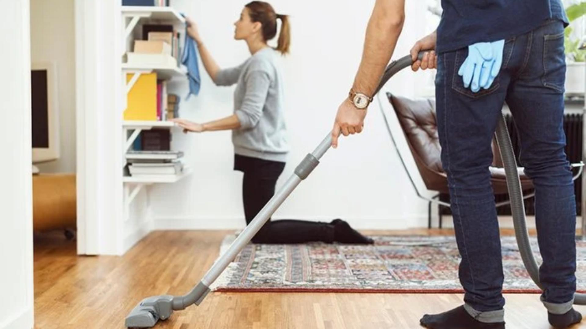 Ce nu e bine să aspiri niciodată când faci curat în casă – Greșelile pe care să le eviți când folosești aspiratorul