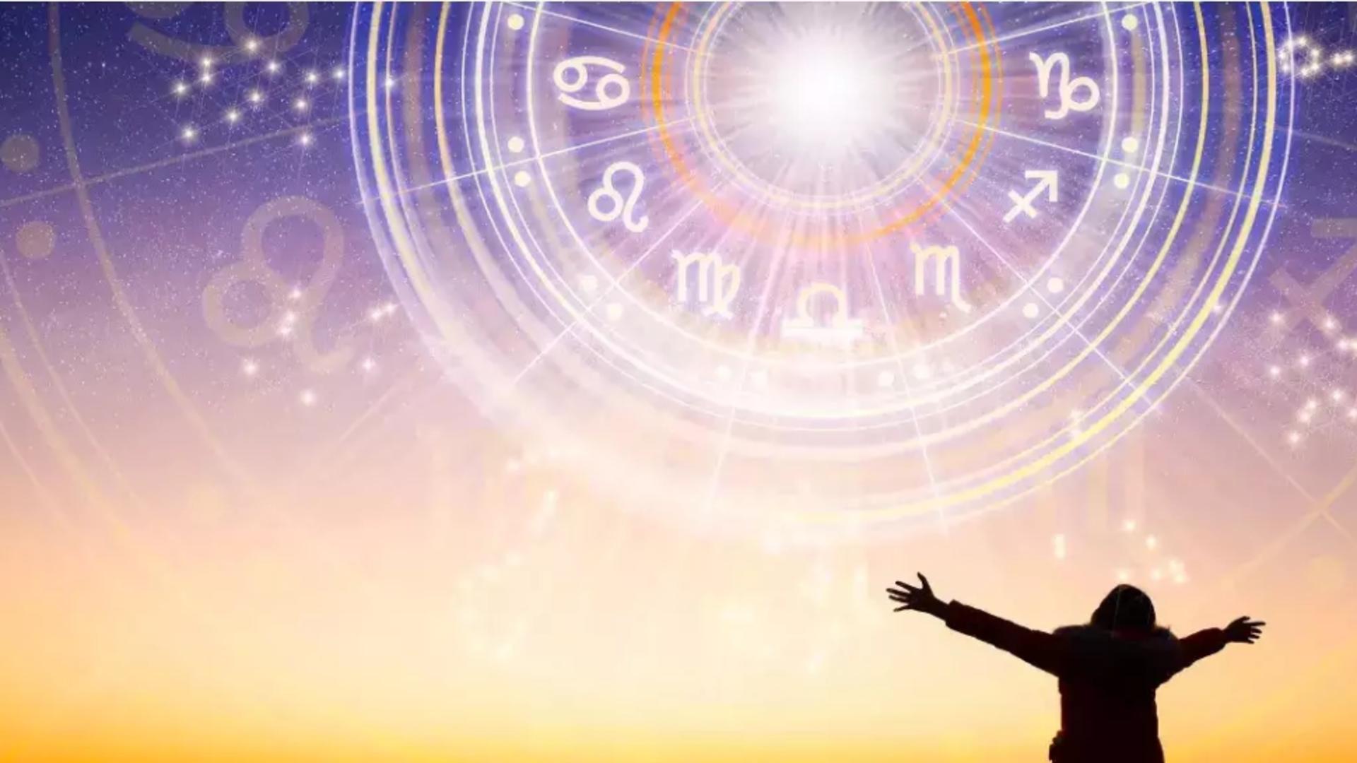 Horoscopul zilei, vineri 3 noiembrie 2023. Se ascut săbiile în lumea astrelor. Trei zodii voi ieși învingătoare din dinamica luptei pentru putere
