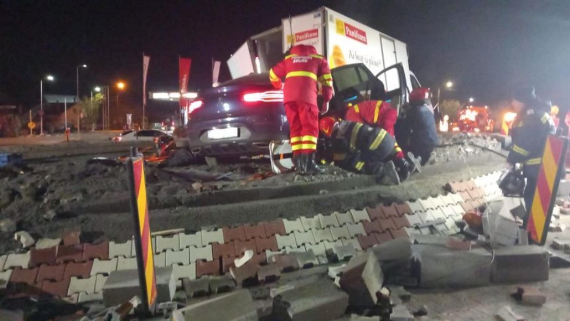 Accident teribil la Iași – Un autoturism a intrat în mașina cu pâine – 5 persoane grav rănite