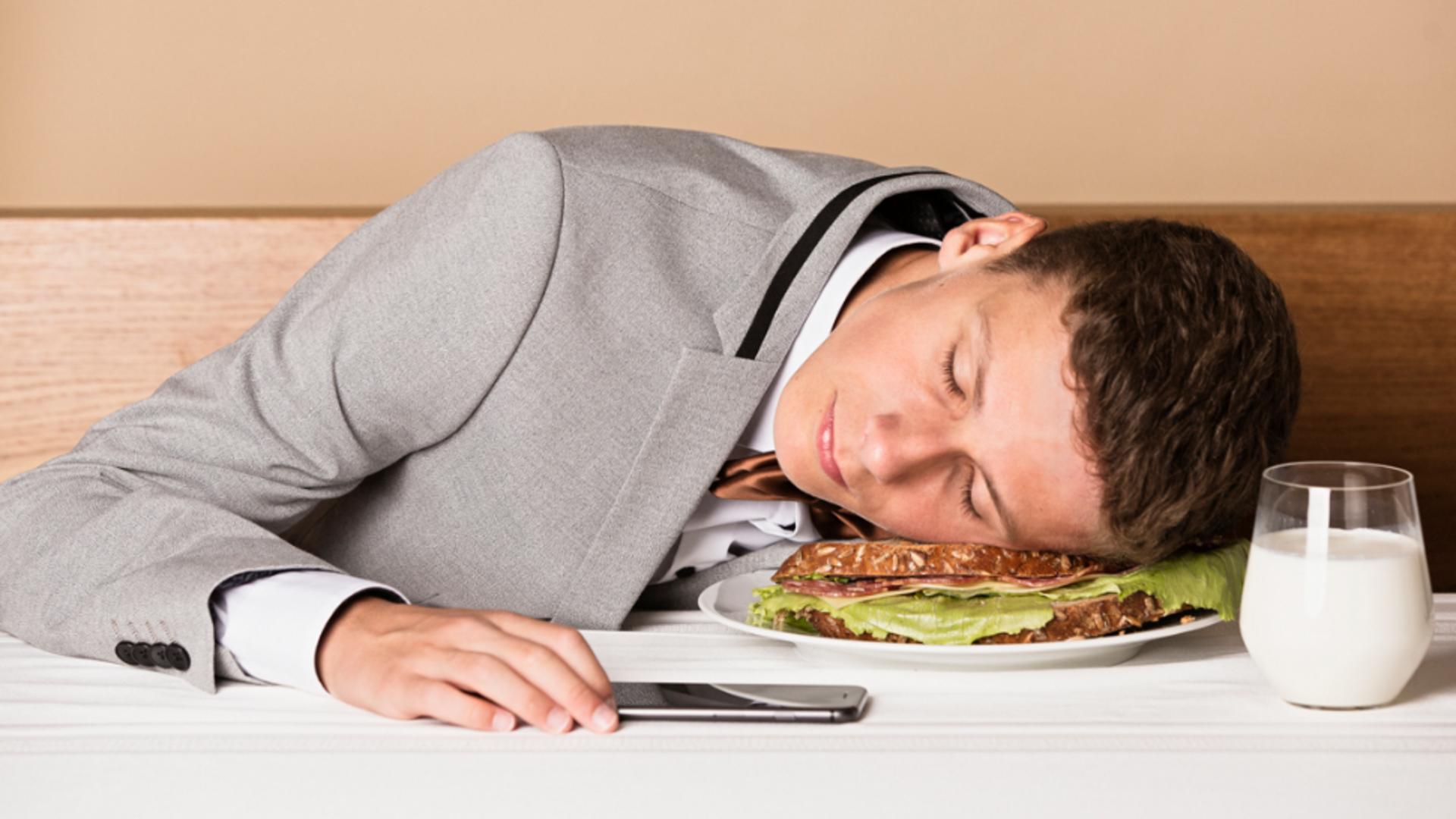 Sătul, dar epuizat: Alimentele care te fac să te simţi obosit după ce le consumi