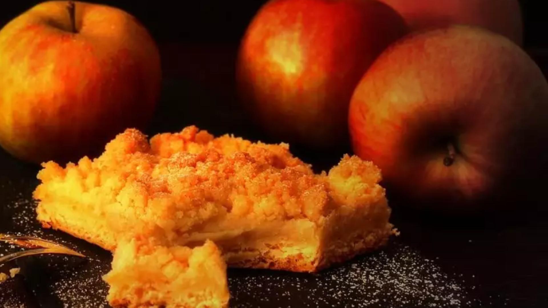Prăjitura leneșă cu mere: Cel mai delicios desert cu o rețetă clasică – 2 trucuri pentru preparare rapidă