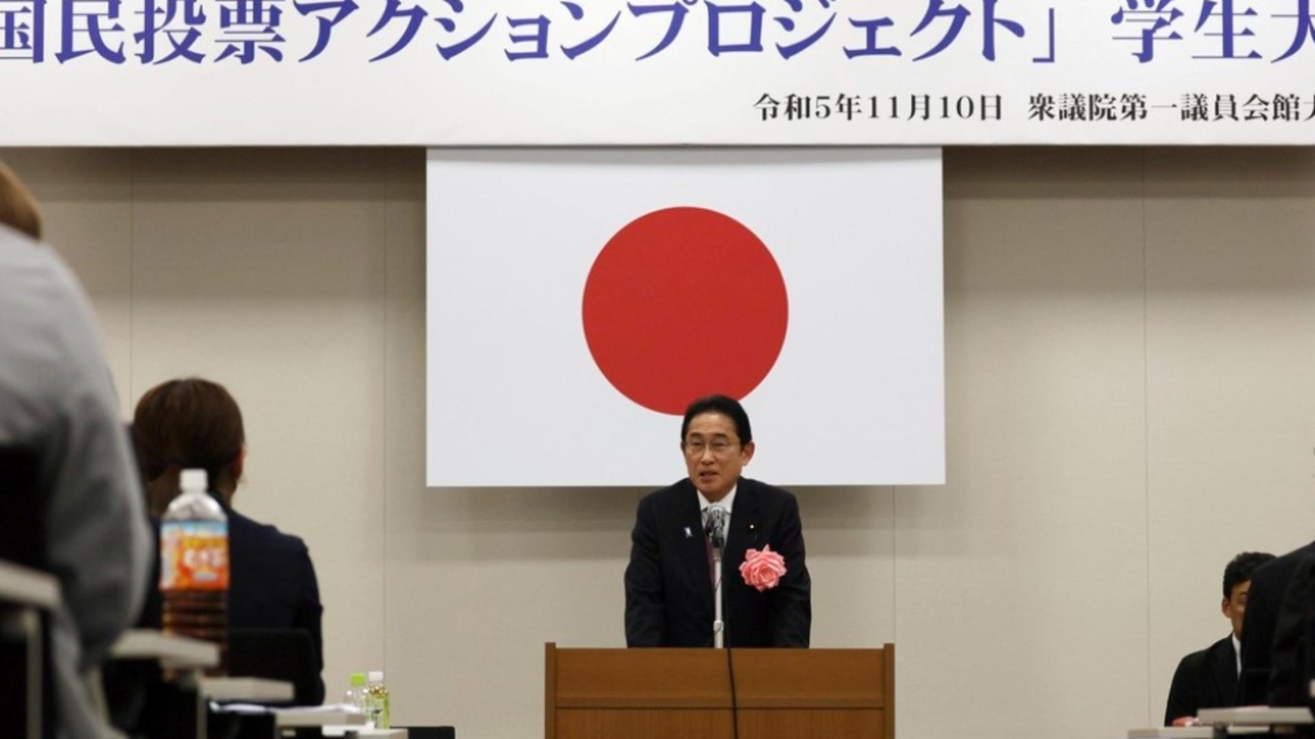 Prim-ministrul Japoniei renunţă la majorarea propriului salariu. Foto: Profimedia