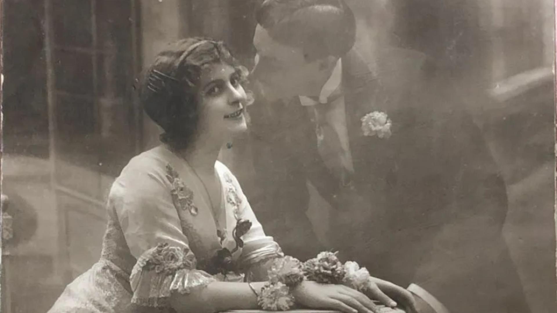 Codul bunei neveste în 1934: Cum erau sfătuite româncele să-şi ţină bărbaţii fericiţi