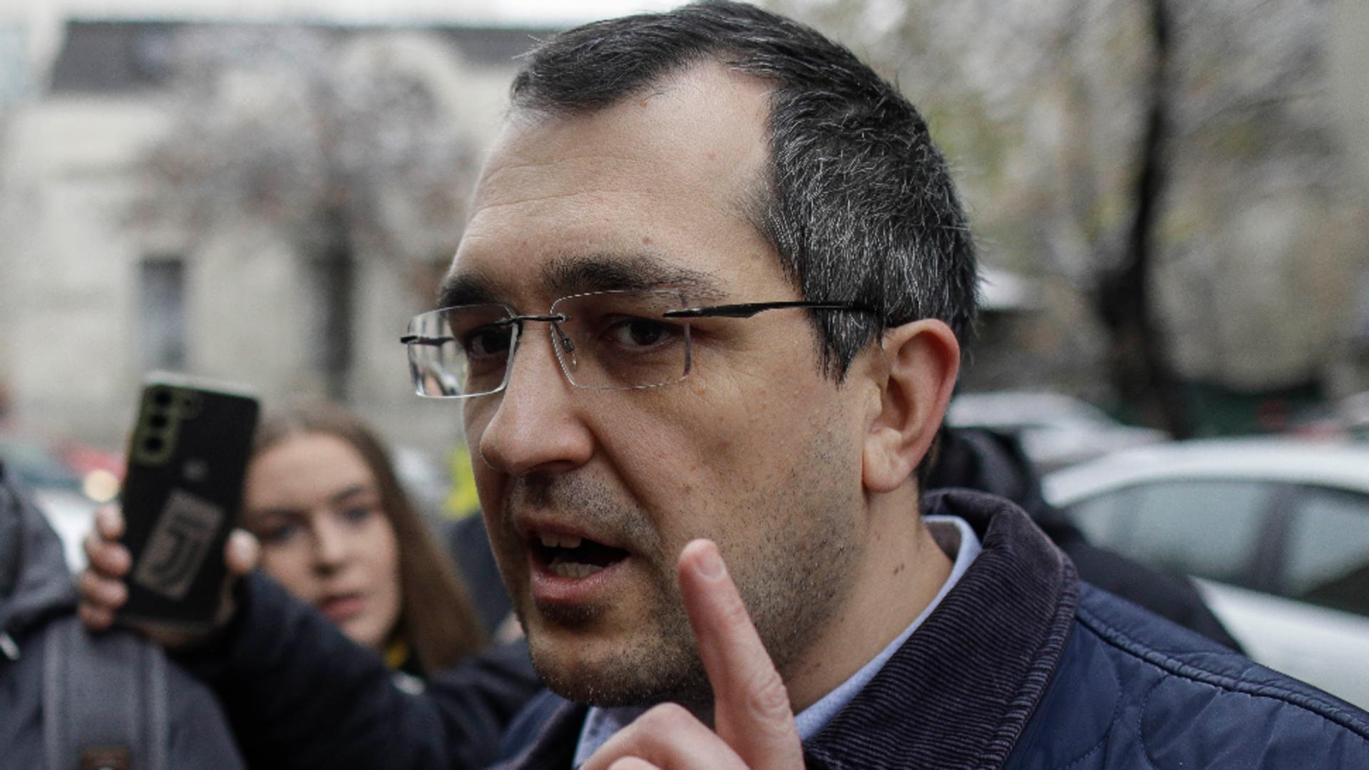 Vlad Voiculescu, urmărit PENAL – Fostul ministru este acuzat de abuz în serviciu, cu consecințe deosebit de grave