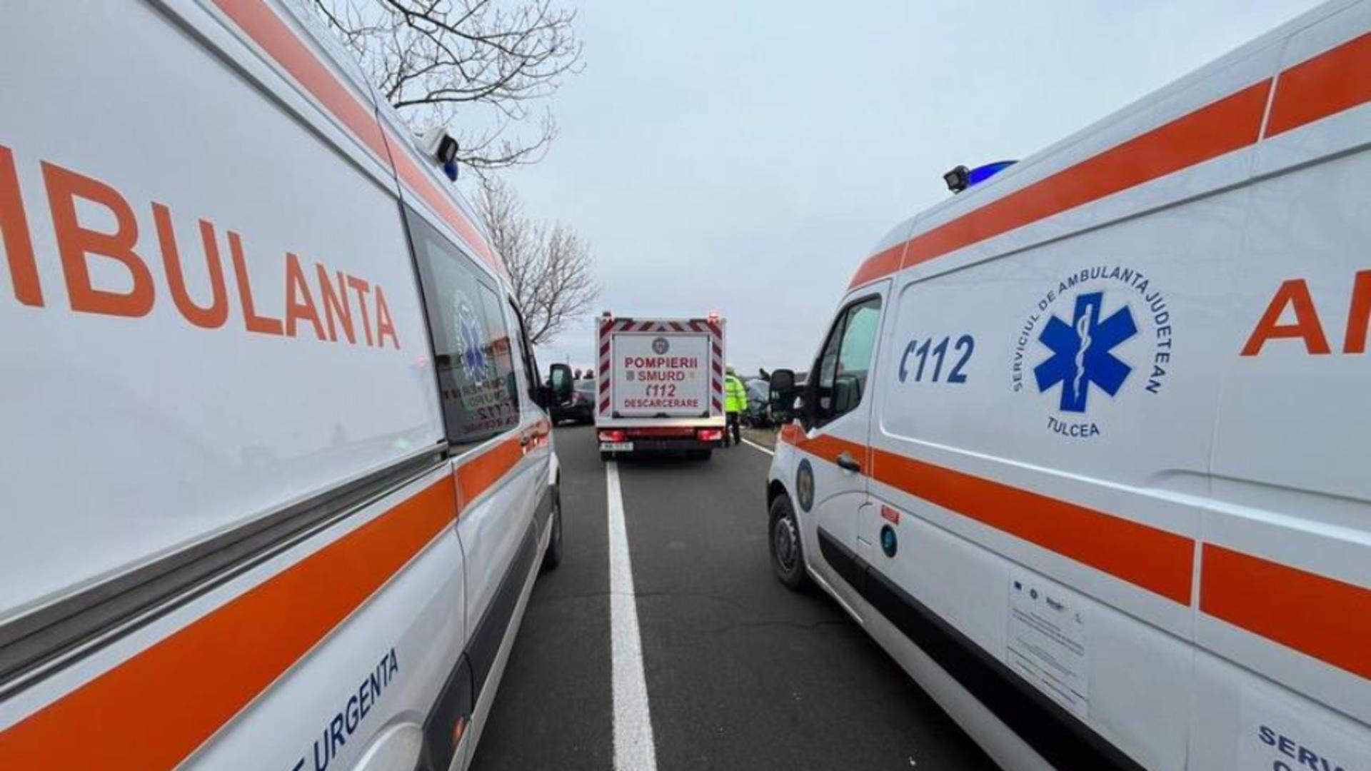 Accident straniu în Caransebeș – Un cap de tractor a căzut de pe un pod – Șoferul a avut nevoie de manevre de resuscitare