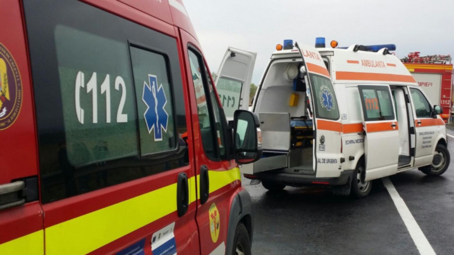 Accident grav în Argeș – O mașină în care se aflau patru tineri a căzut într-un râu