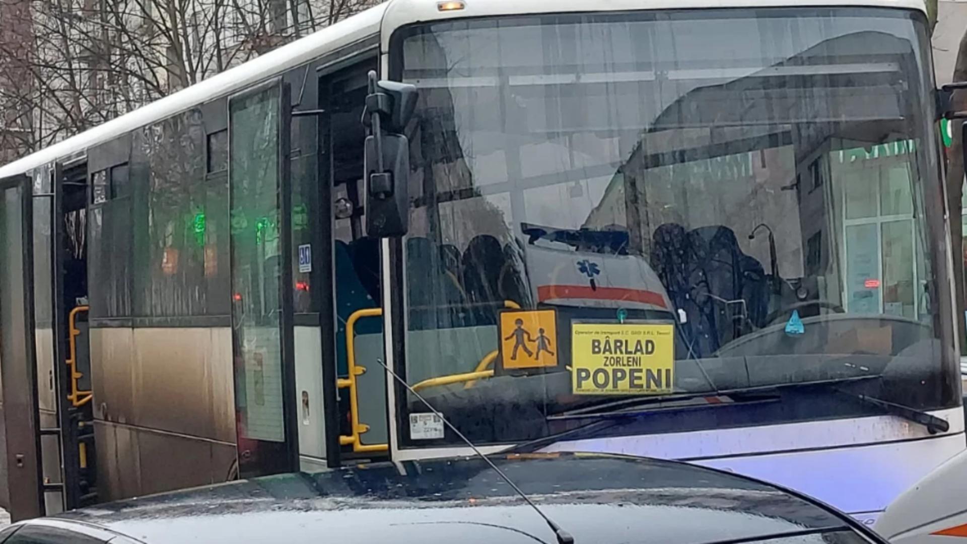 Panică printre călători: șoferul unui autobuz a murit la volan, în urma unui infarct