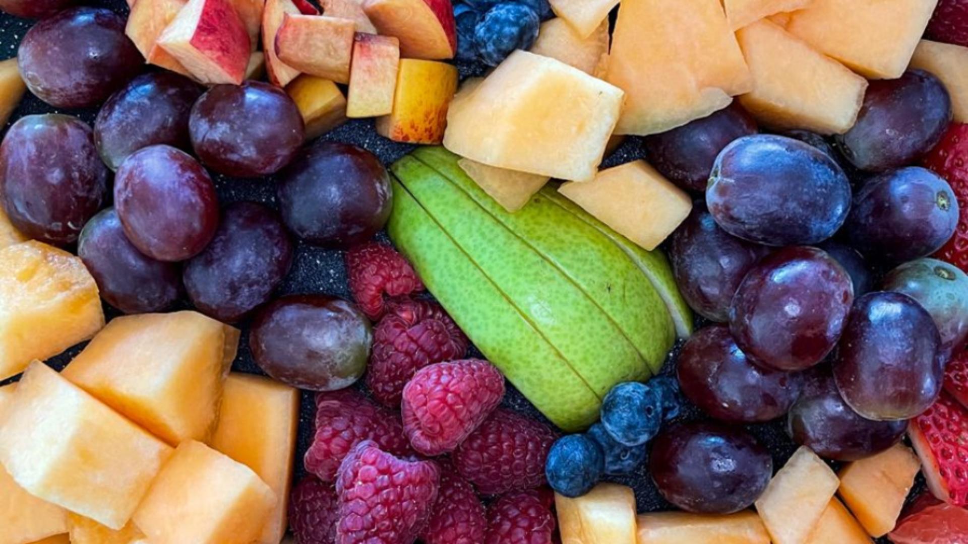 Ce înseamnă porția de fructe ZILNICĂ - Care este cel mai sănătos fruct - Are efecte extraordinare cognitive și cardiovasculare