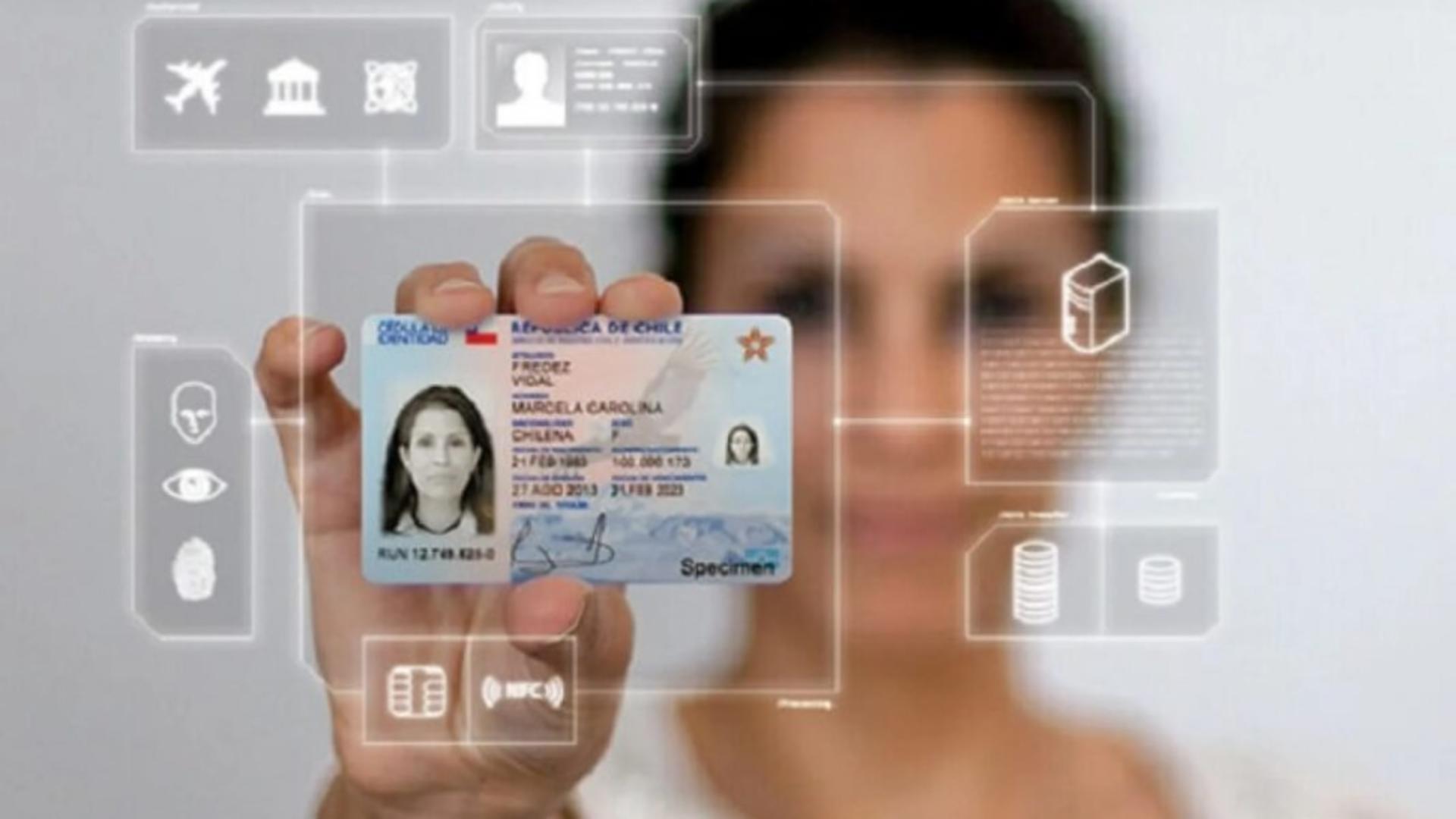 Românii vor avea cărți de identitate electronice. Foto/Arhivă