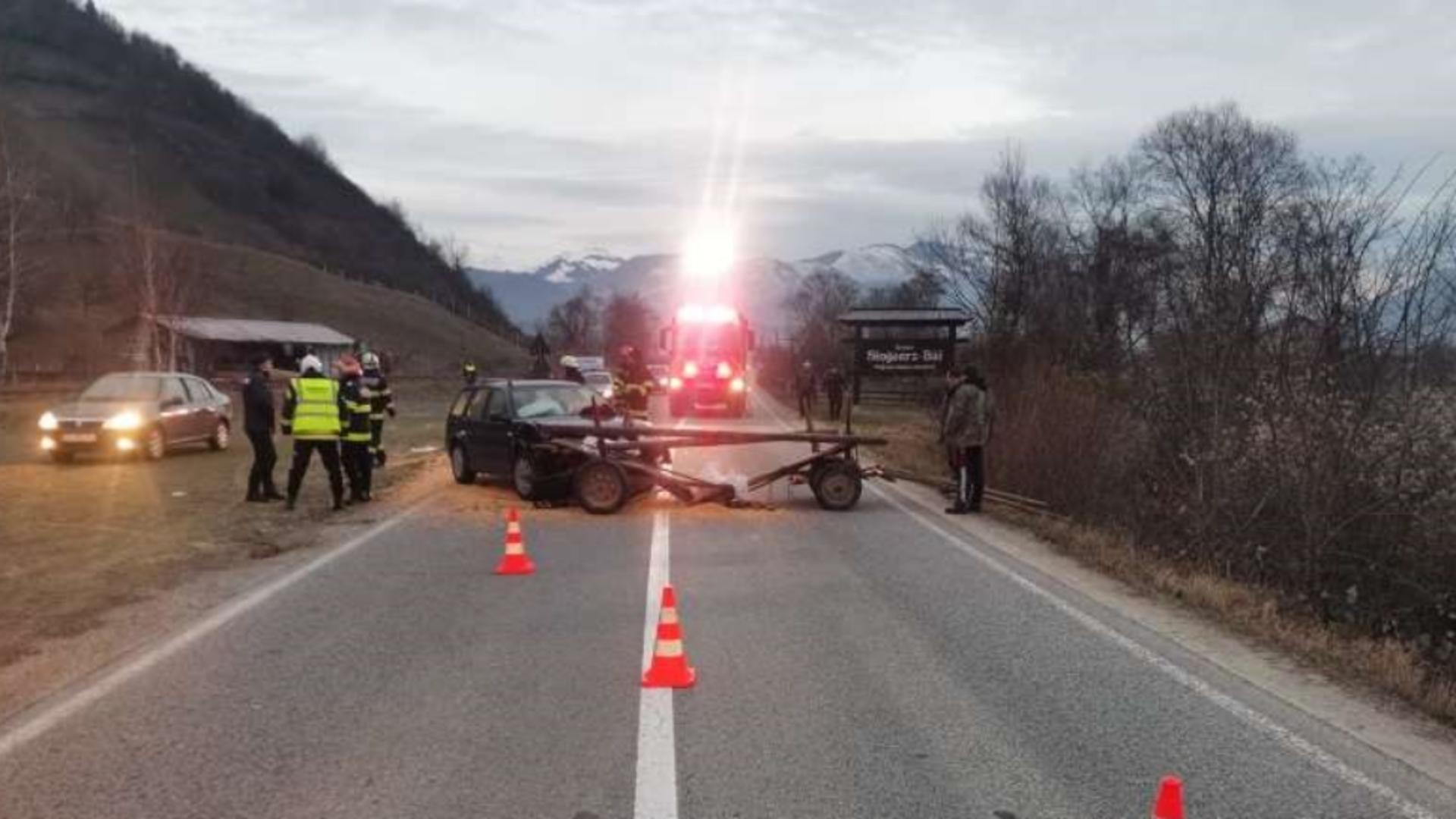 Căruţă implicată într-un grav accident în Bistriţa-Năsăud. Probleme de trafic pe DN 17D