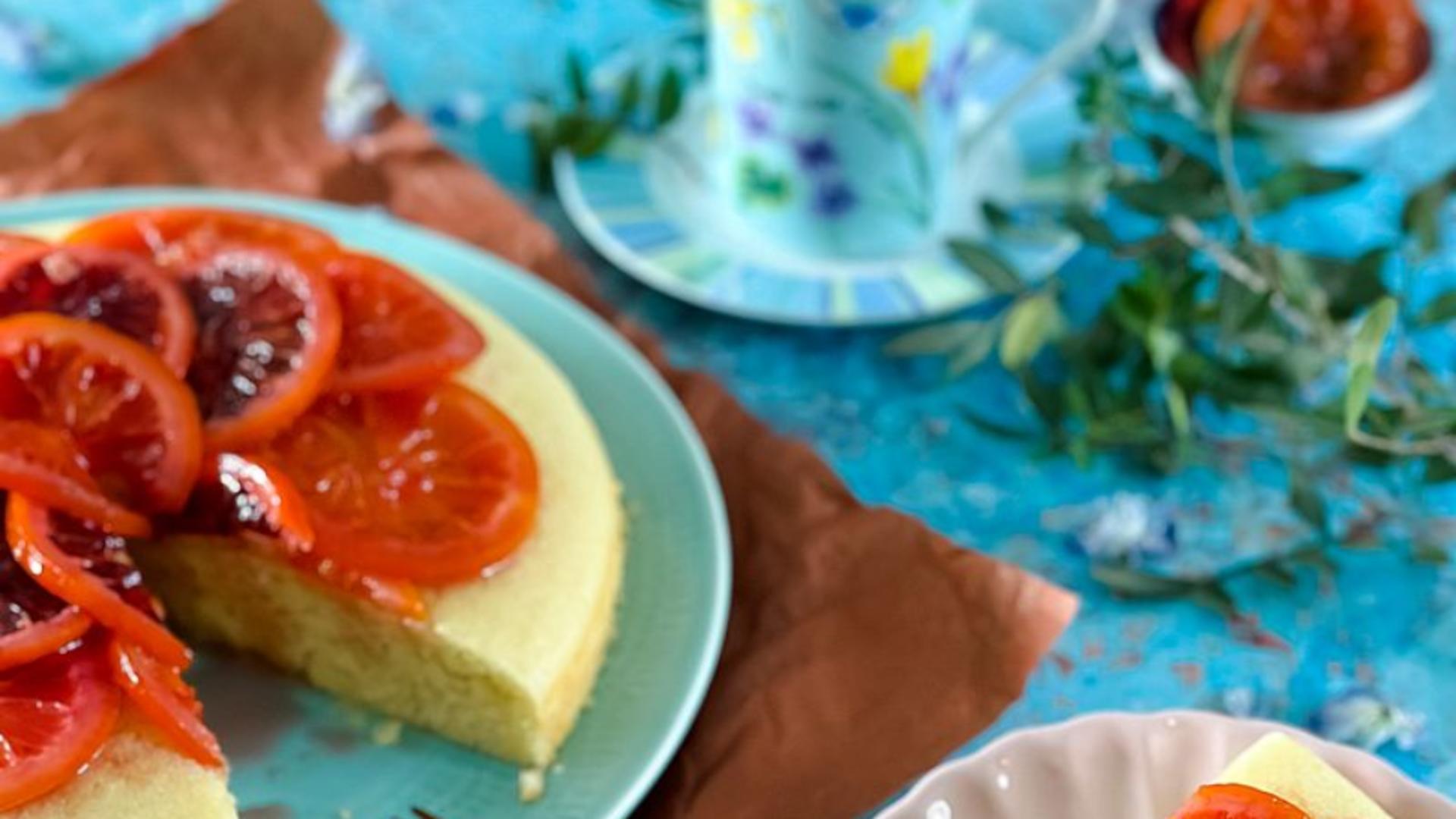 Prăjitura pufoasă de iaurt cu ulei de măsline – Rețeta extraordinară cu portocale confiate