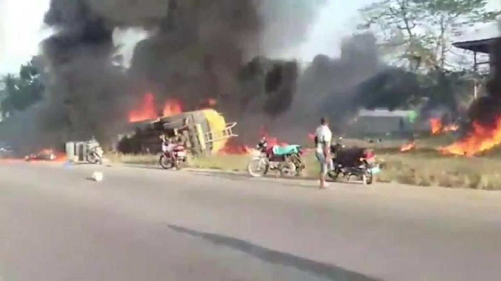 40 de morți după explozia unei cisterne cu combustibil – VIDEO cu momentul deflagrației devastatoare