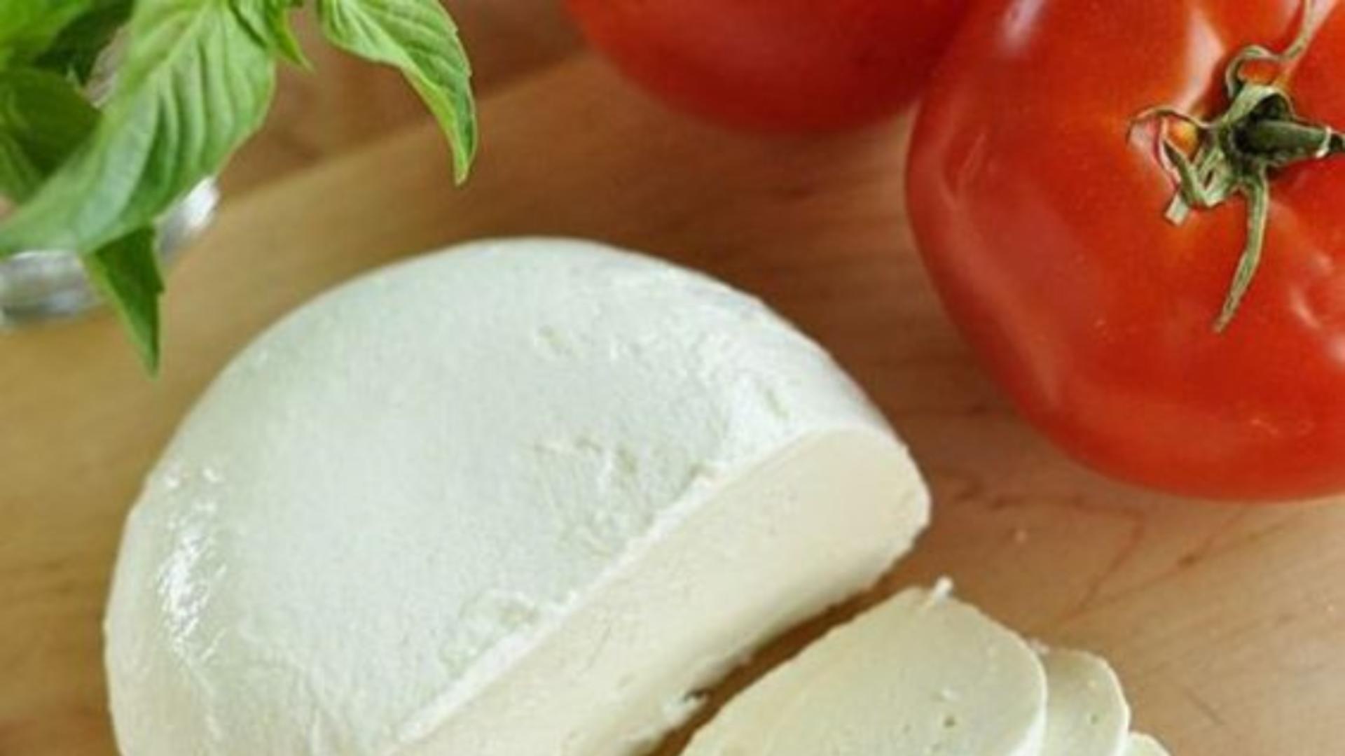 Brânza de casă, din 3 ingrediente - Tot ce trebuie să știi - Rețeta tradițională, pas cu pas