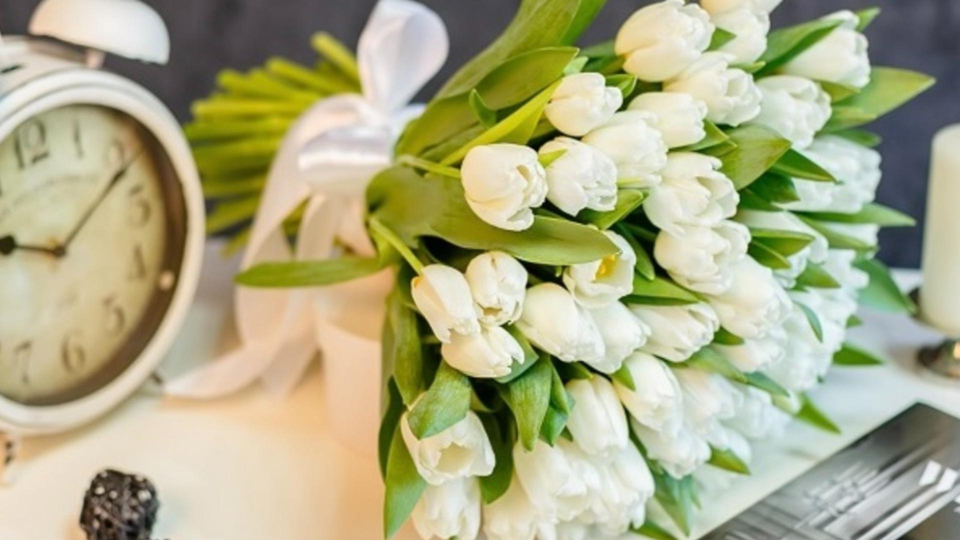 Dragobetele vine cu SCUMPIRI record la flori! Cât costă un buchet cu o zi înainte de ziua iubirii la români
