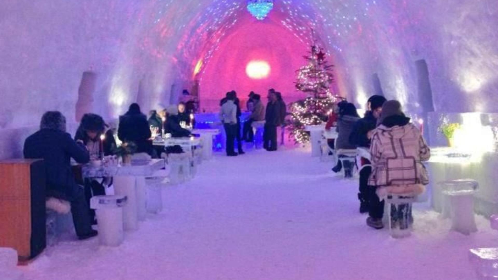Hotel de gheață de la Bâlea Lac a devenit un obiectiv vânat de turiști