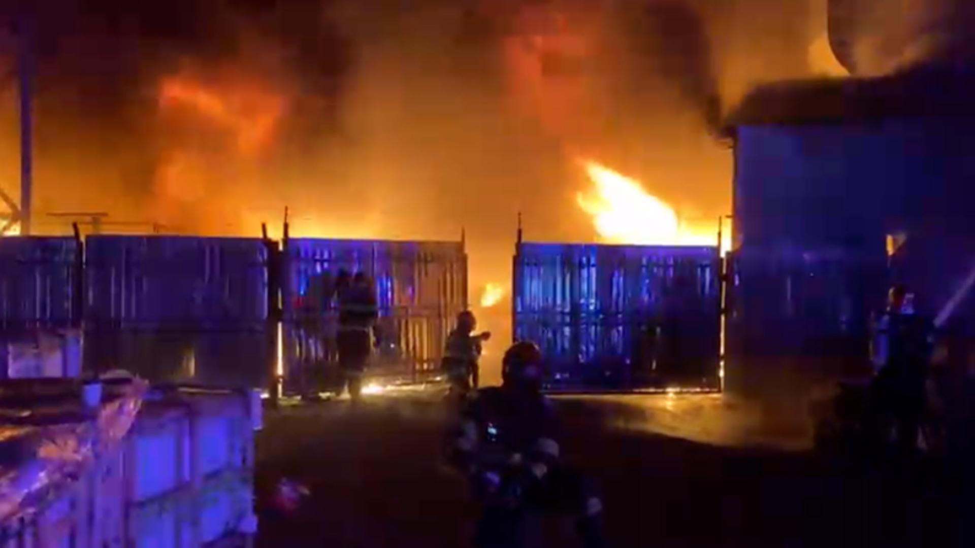 Incendiu uriaș la un mall din Cluj-Napoca – Clienții, evacuați de urgență