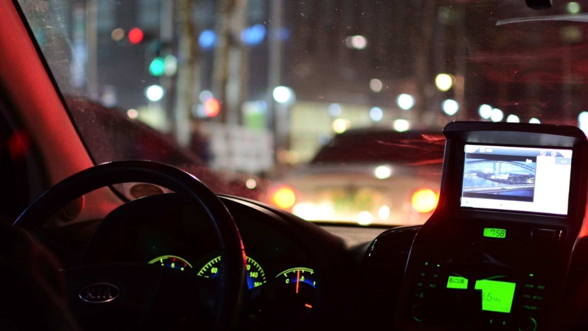 Categoria de șoferi care NU vor mai avea voie să conducă noaptea. Modificări importante cerute de Comisia Europeană