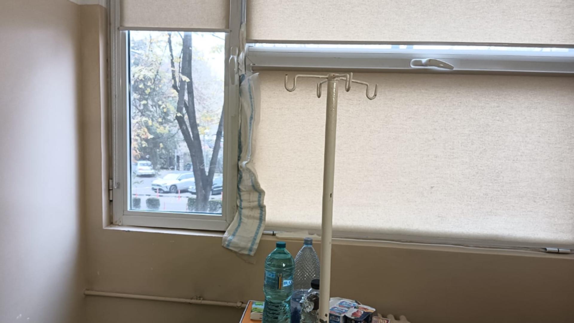 Caz halucinant la spitalul din Satu Mare: Scutece puse la geamuri ca să nu intre frigul în saloane