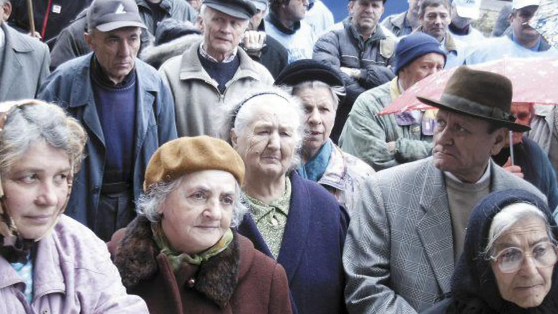 A crescut pensia în România, dar și numărul de pensionari – Date îngrijorătoare publicate de INS