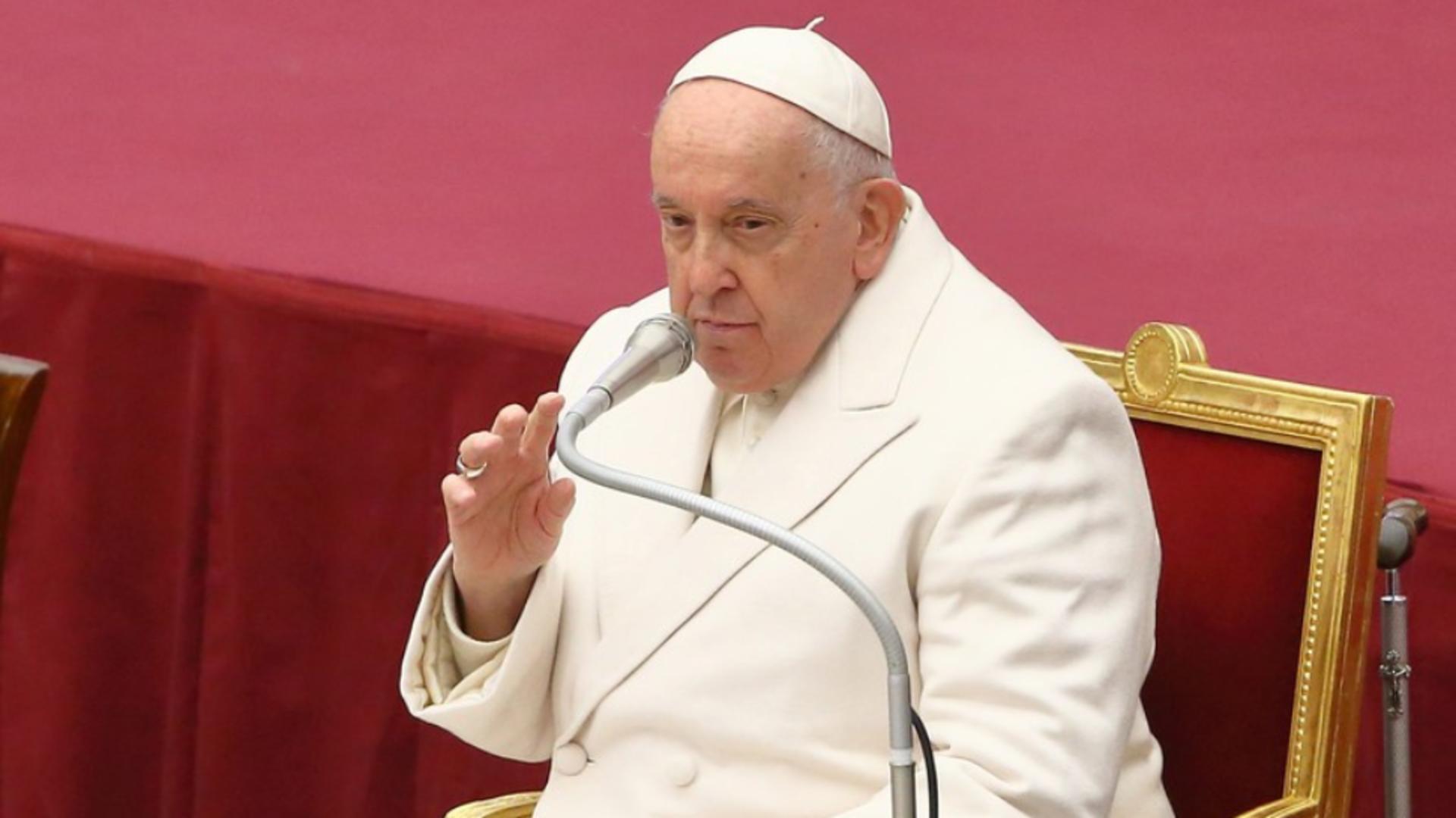 Decizie controversată la Vatican: Binecuvântarea cuplurilor de același sex, APROBATĂ de Papa Francisc / Foto: Profi Media