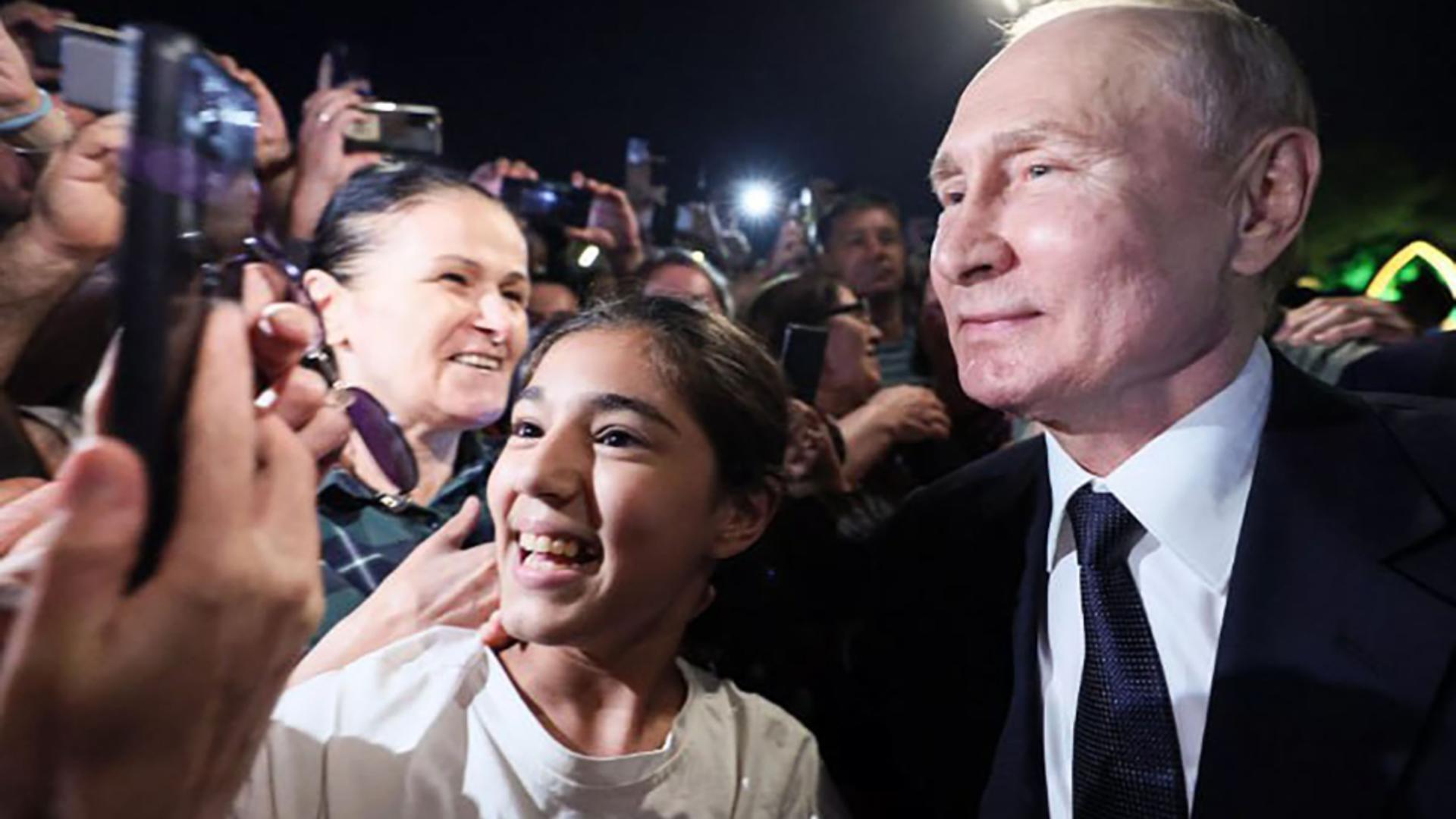 Vladimir Putin va avea 3 contracandidați la alegerile prezidențiale din martie. Înscrierile s-au încheiat