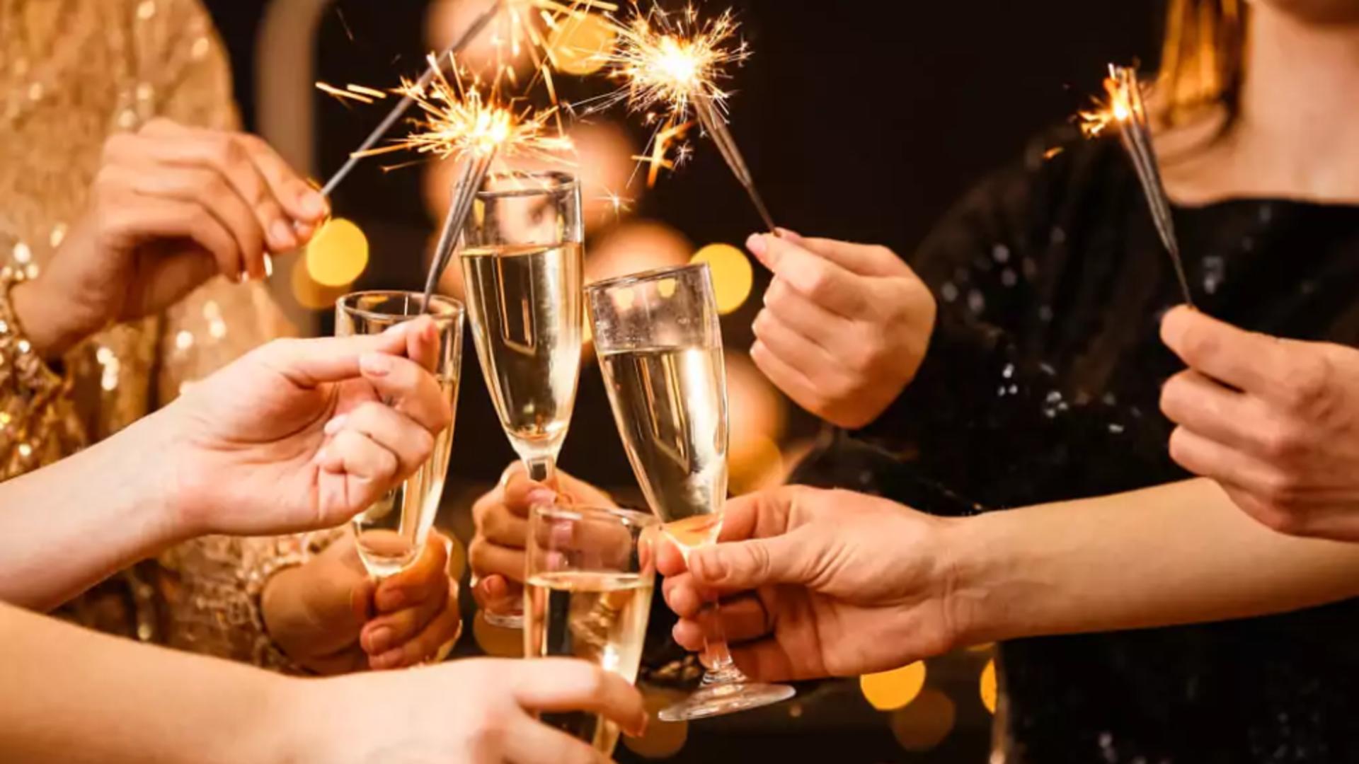 Care este riscul pe care îl prezintă șampania sau vinul spumant în perioada sărbătorilor